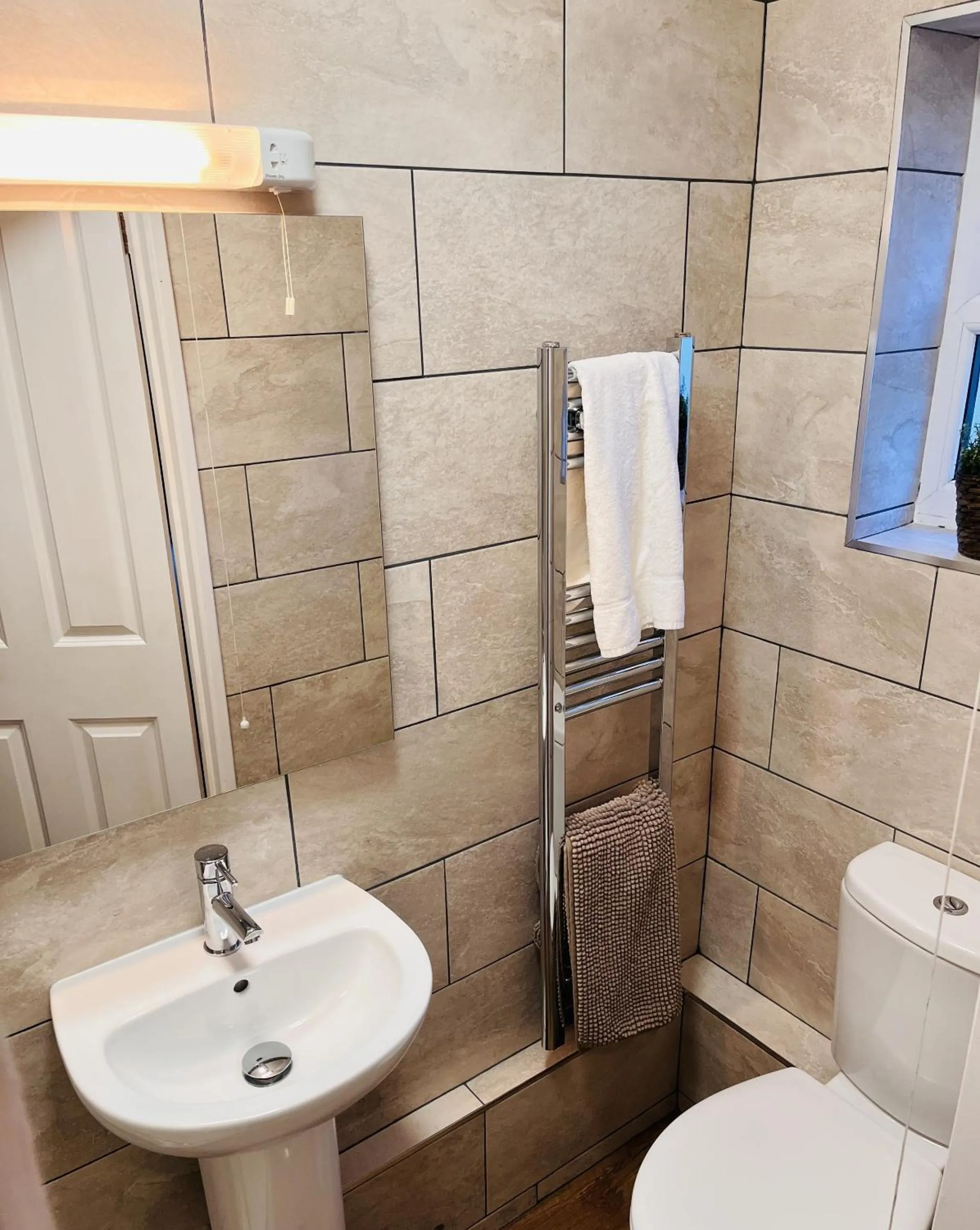 Bathroom in The Lake View Hotel