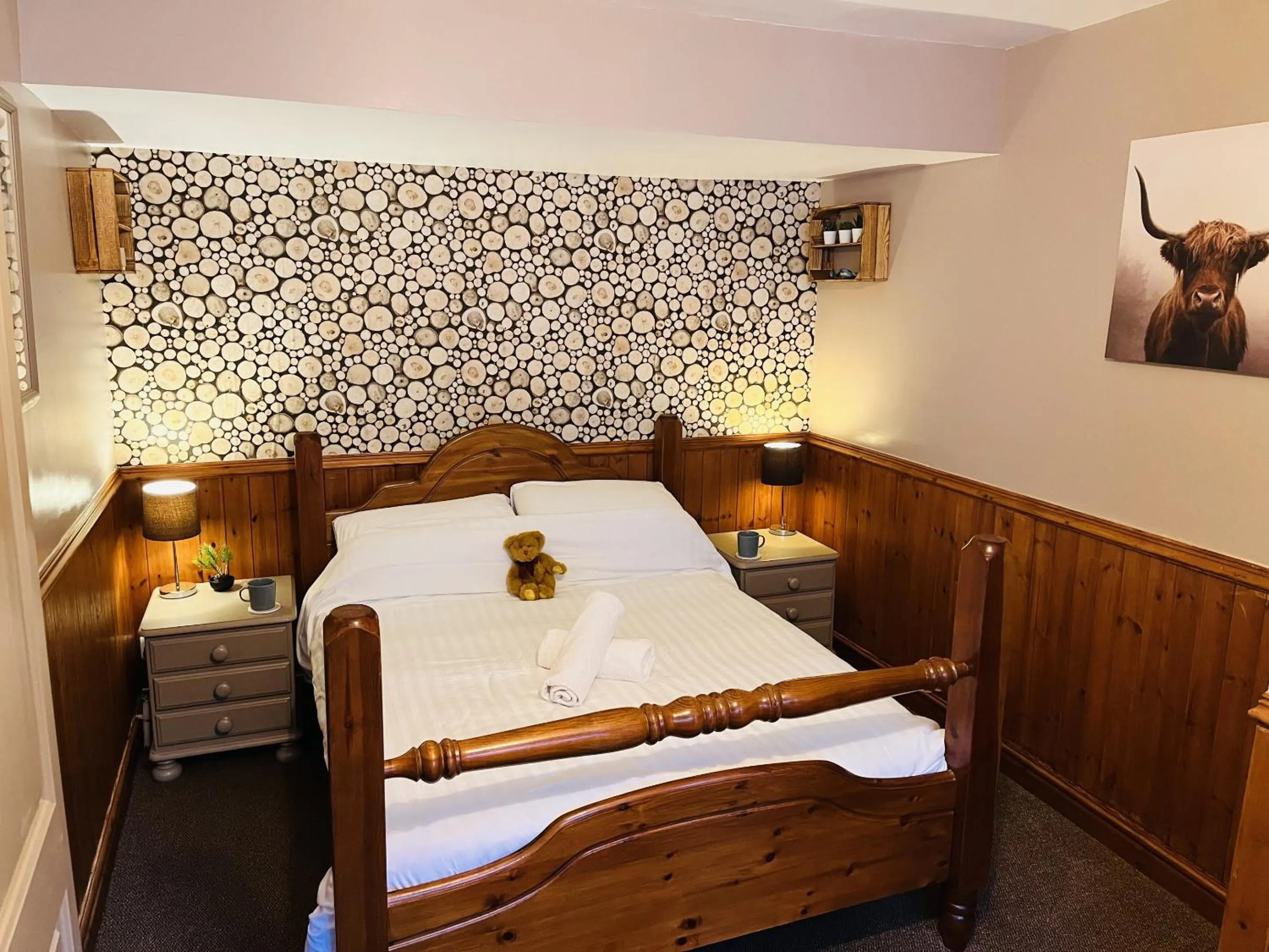 Bedroom, Bed in The Lake View Hotel