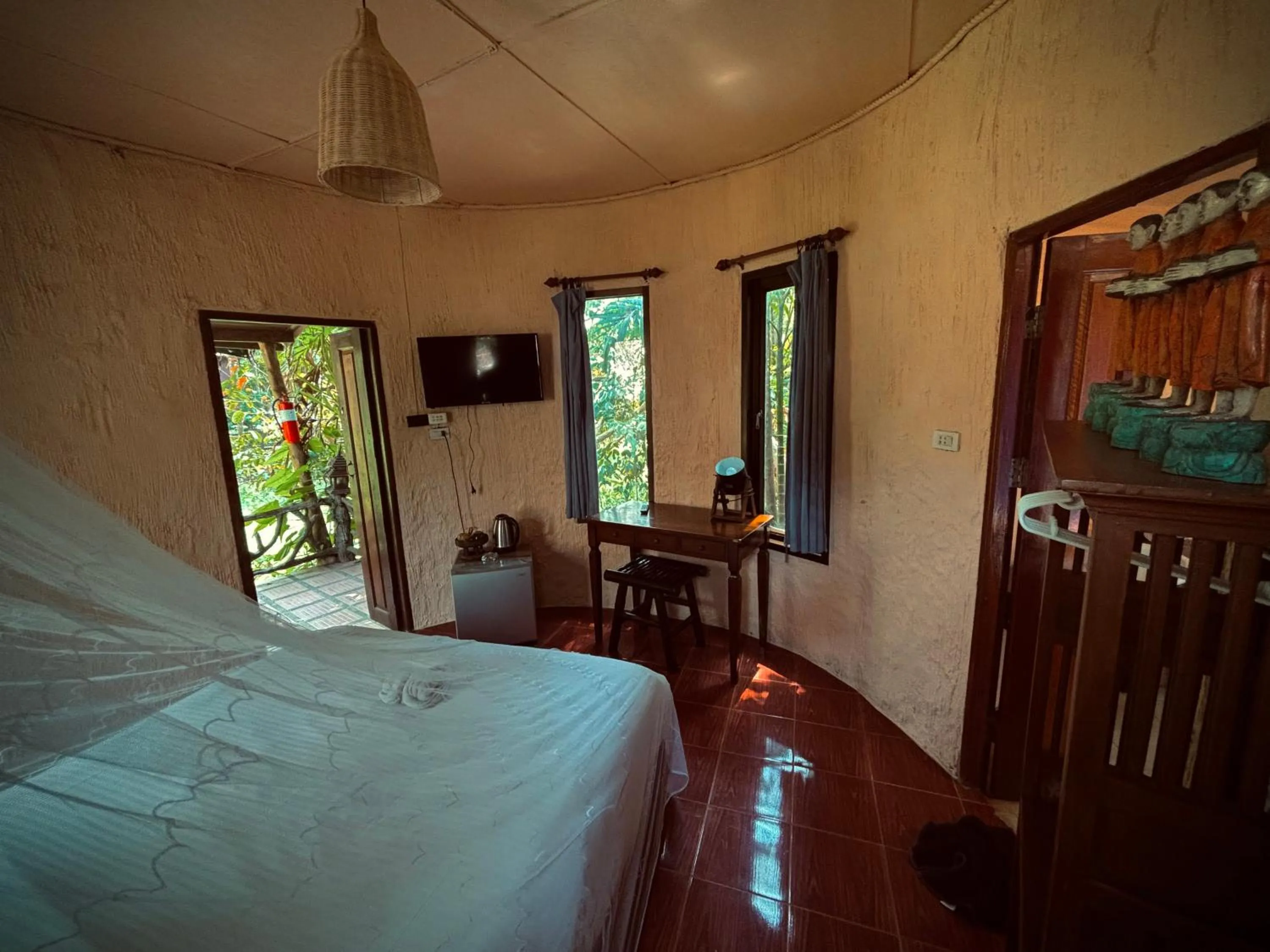 Bed in Khao Sok Paradise Resort