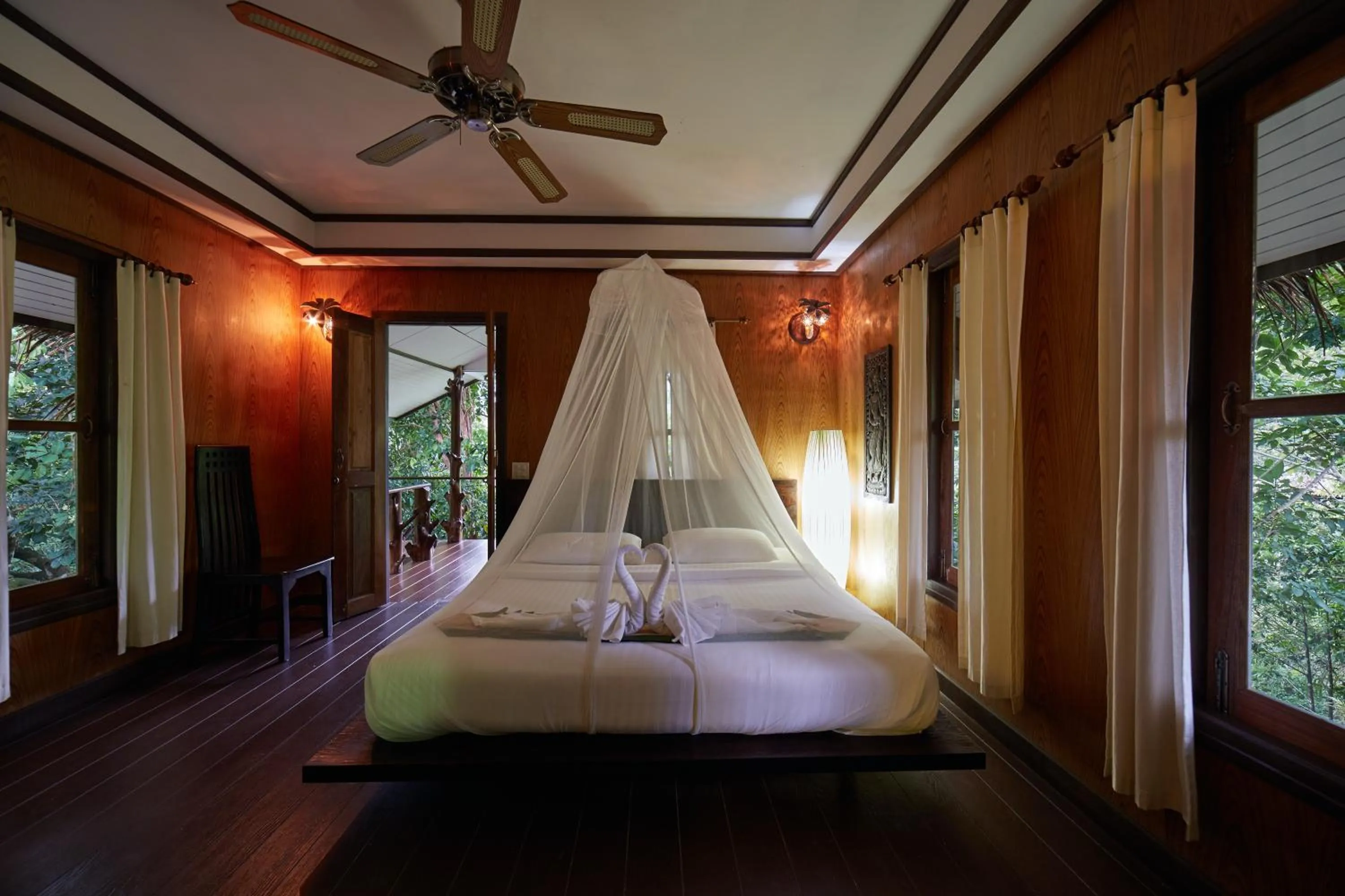 Bed in Khao Sok Paradise Resort