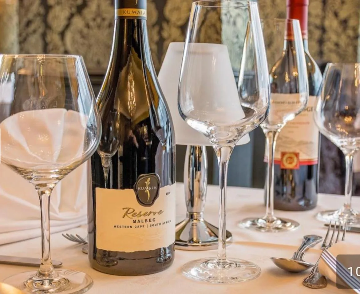 Restaurant/places to eat in Revelstoke Hotel