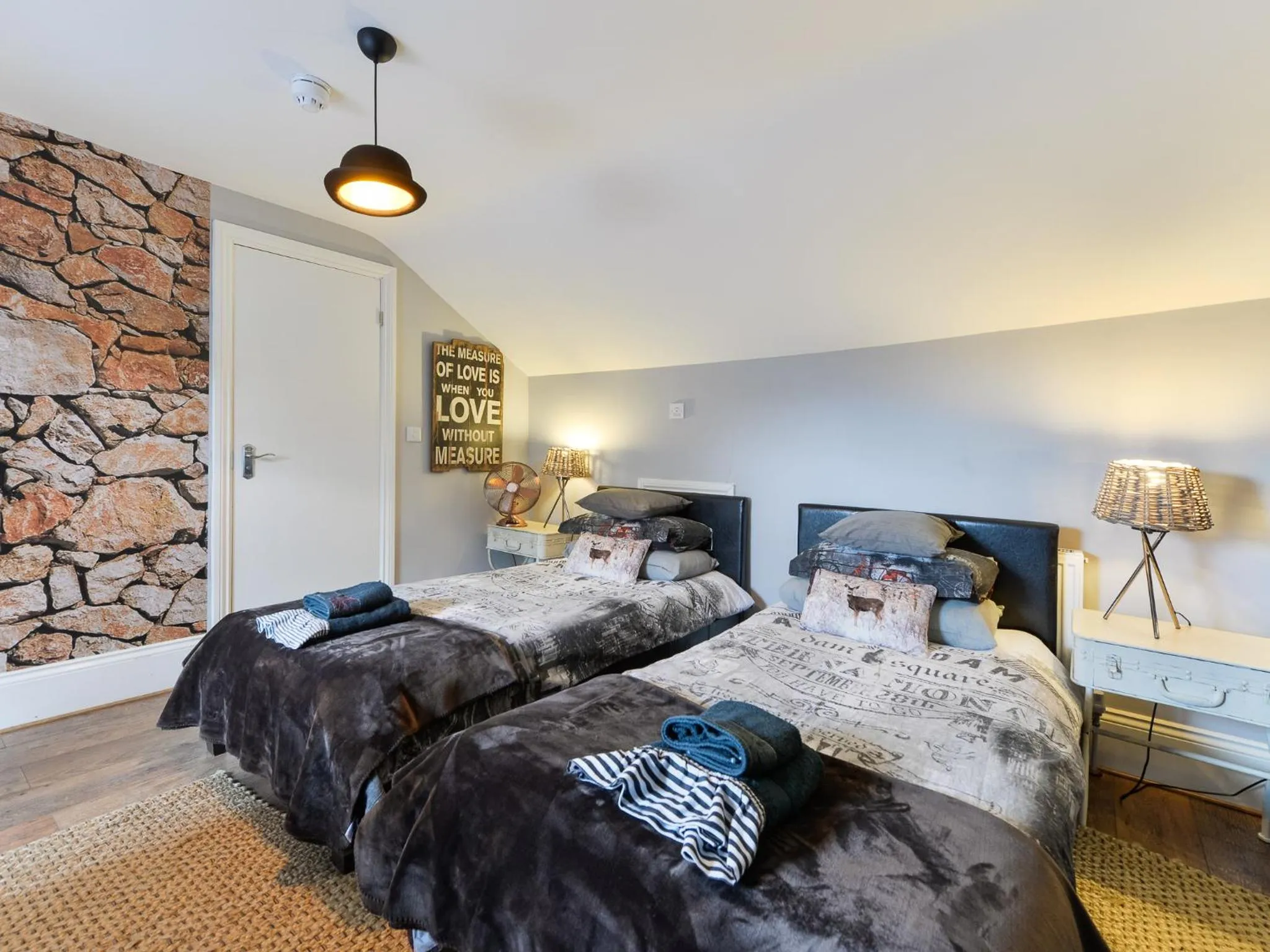 Bed in Mama’s Inn Boutique Guest House