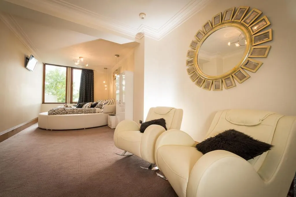 Day in The Saddleworth Hotel