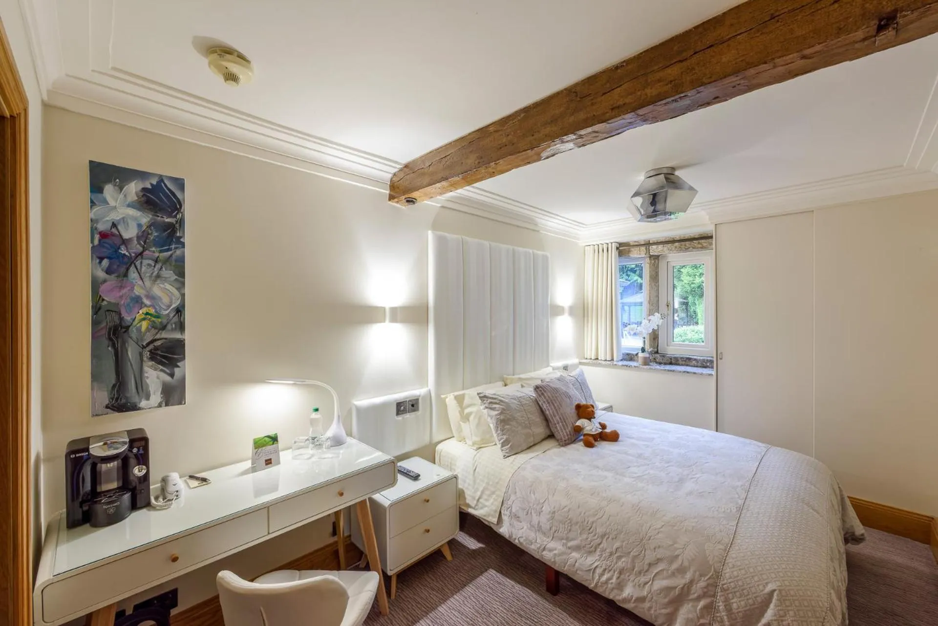 Bed in The Saddleworth Hotel