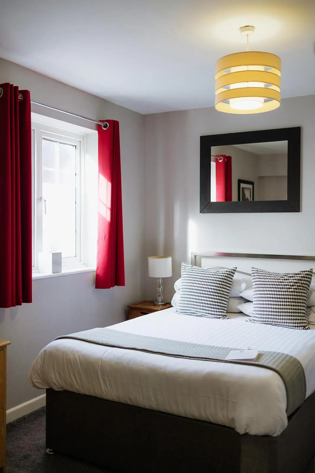 Bedroom, Bed in Red Mullions Guest House