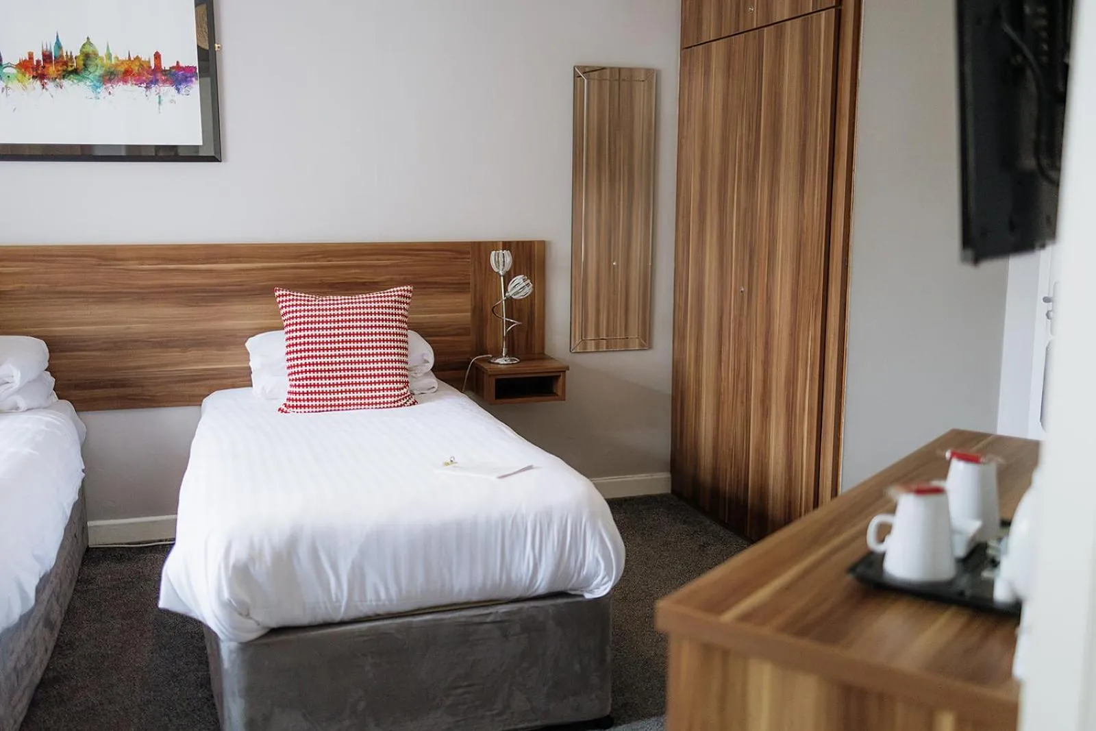 Bedroom, Bed in Red Mullions Guest House