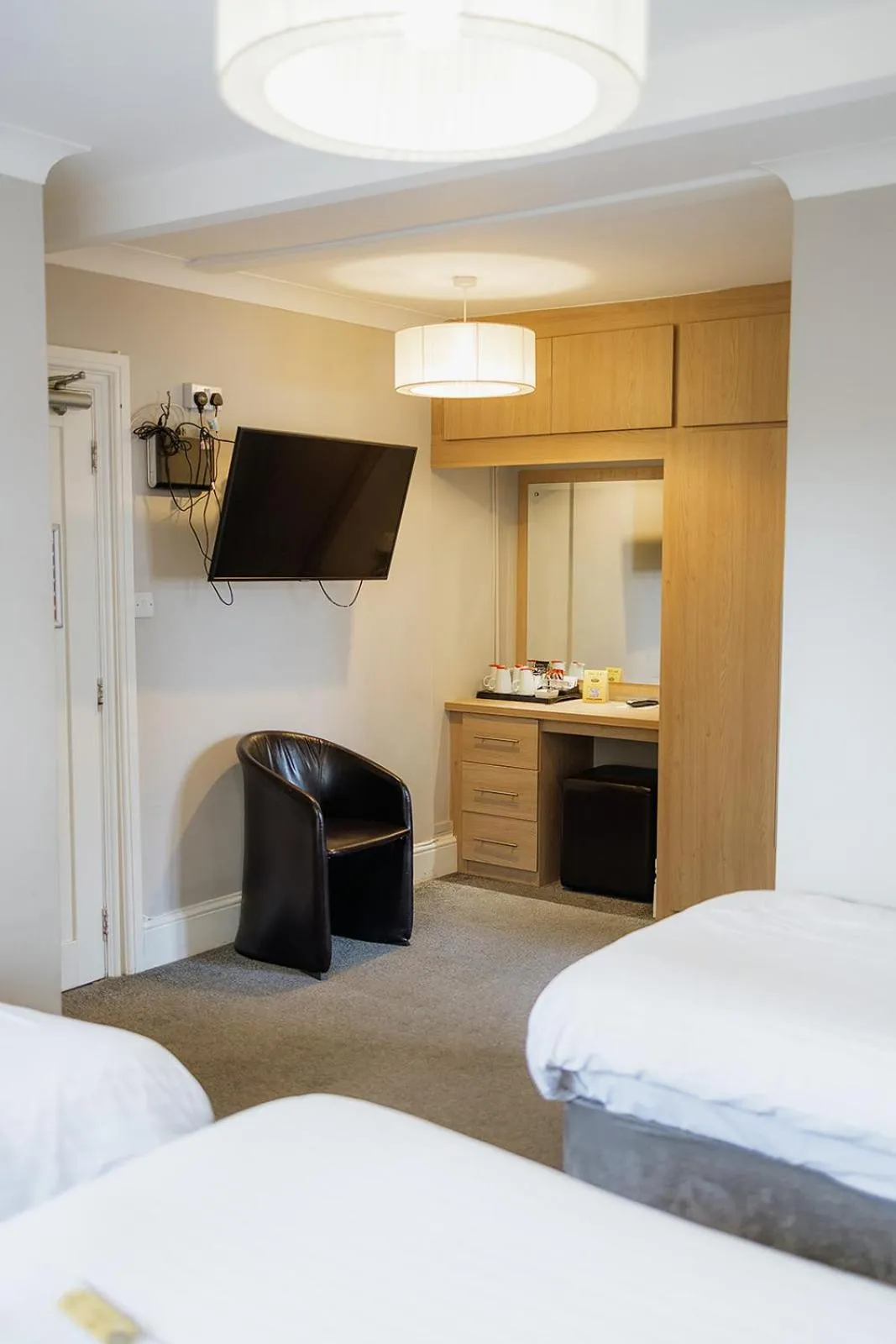 Bedroom, Bed in Red Mullions Guest House