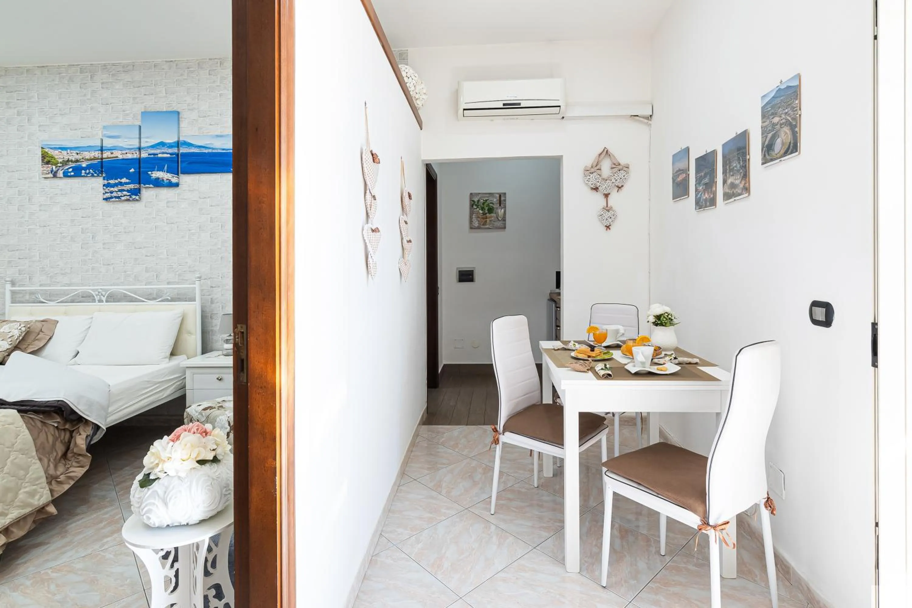 Photo of the whole room, Bed in B&B VESUVIAN STONE