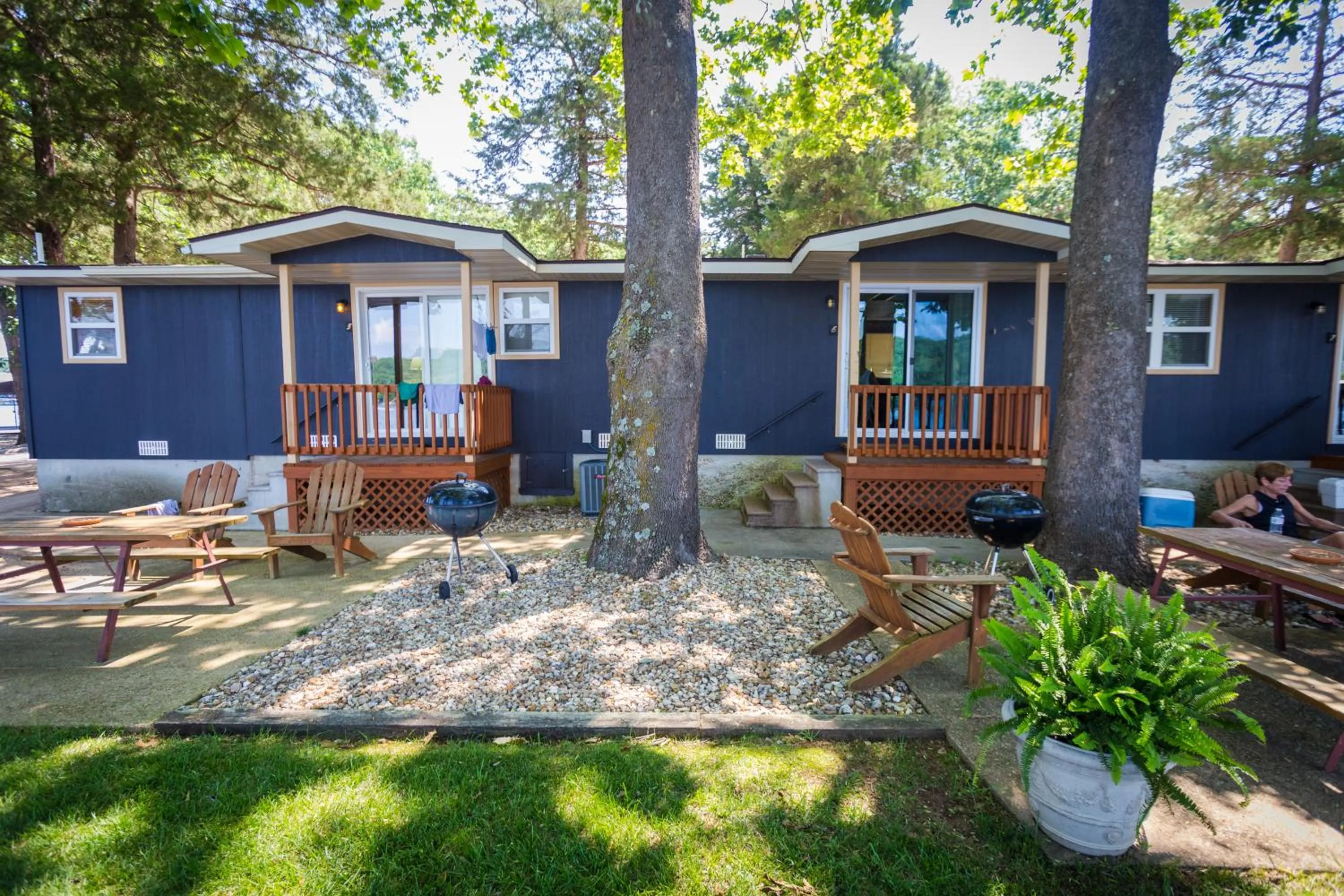 Facade/entrance in Point View Resort