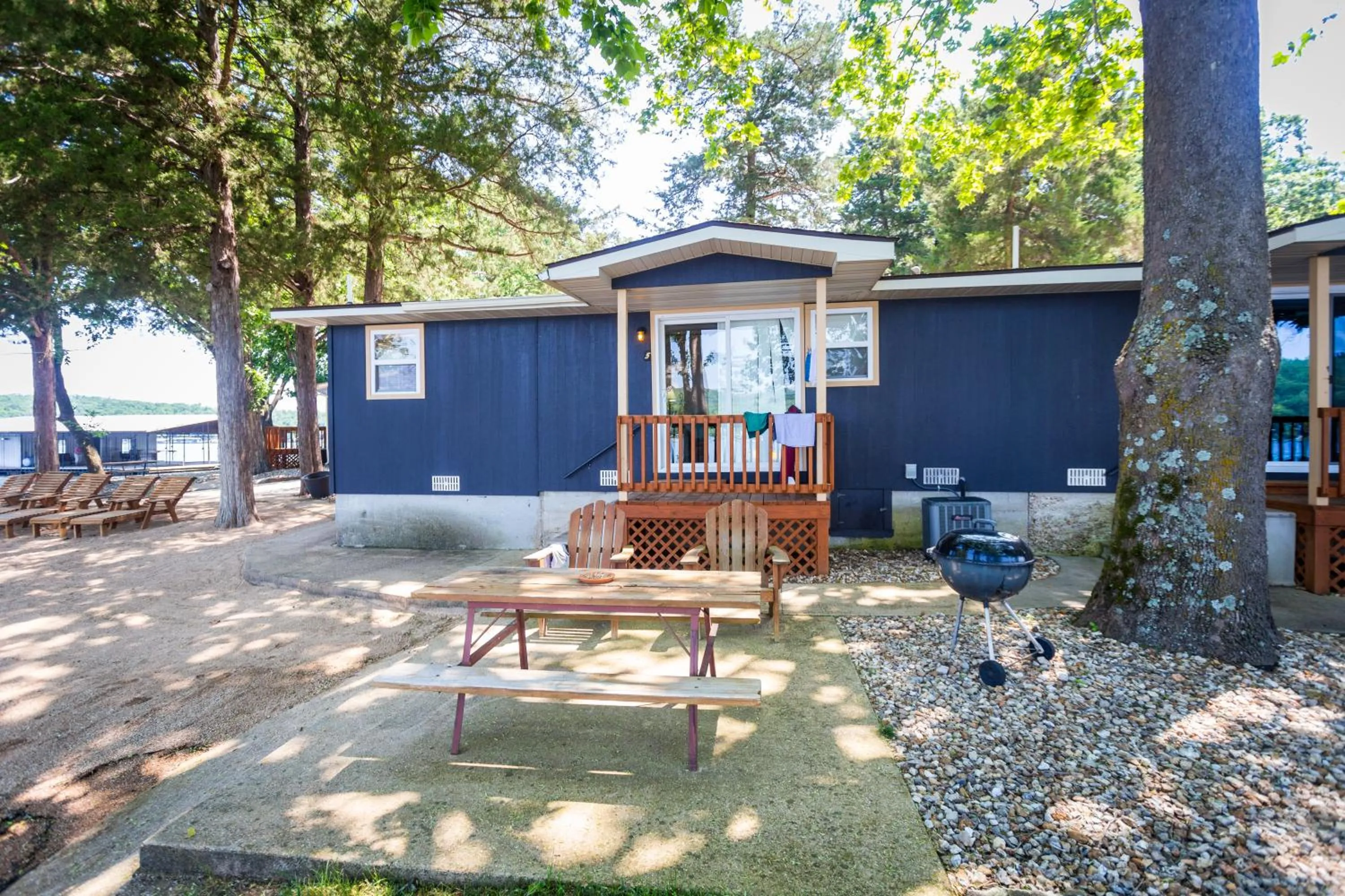 Facade/entrance in Point View Resort