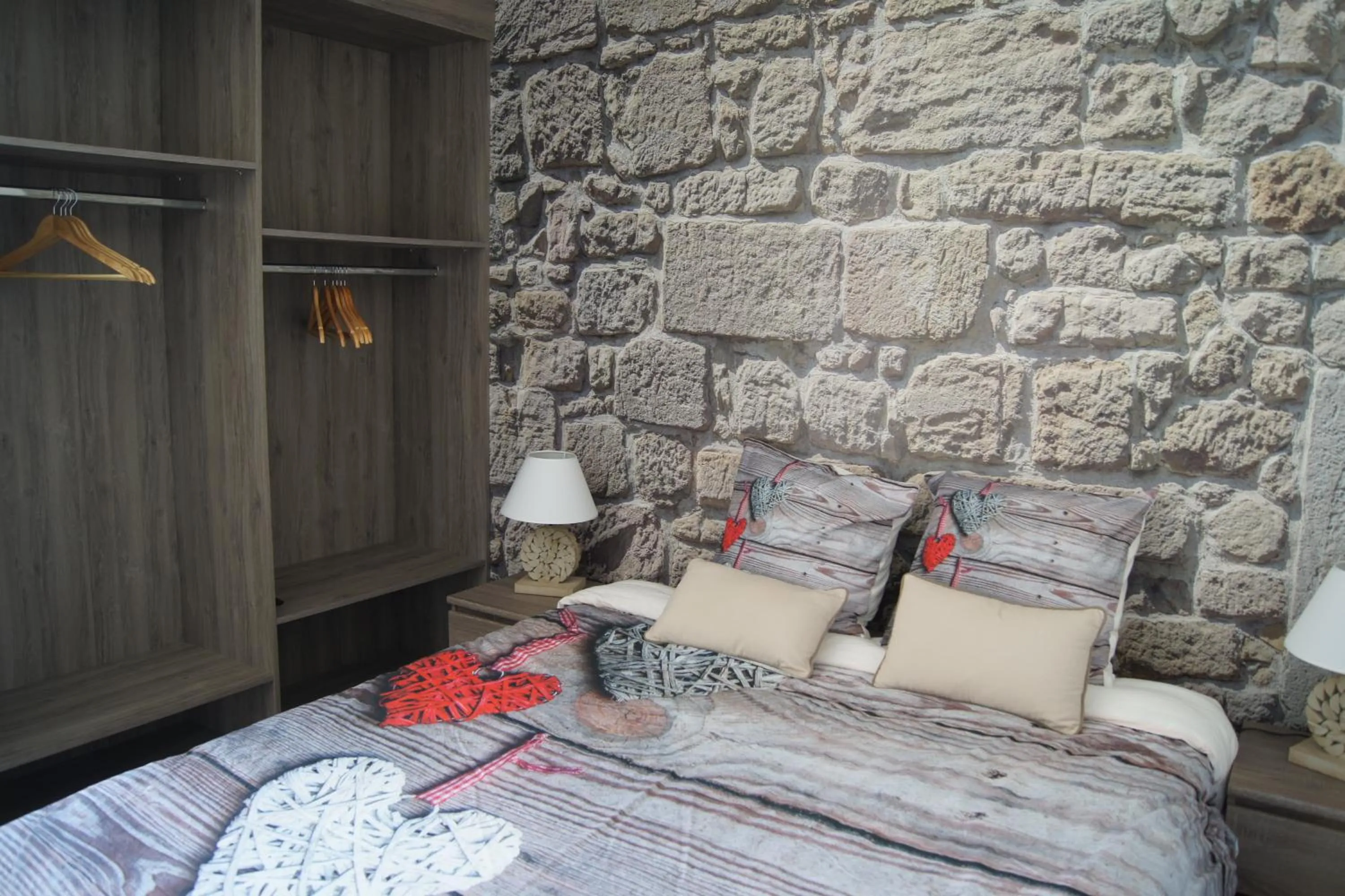 Photo of the whole room in La Bastide de l'Olivier