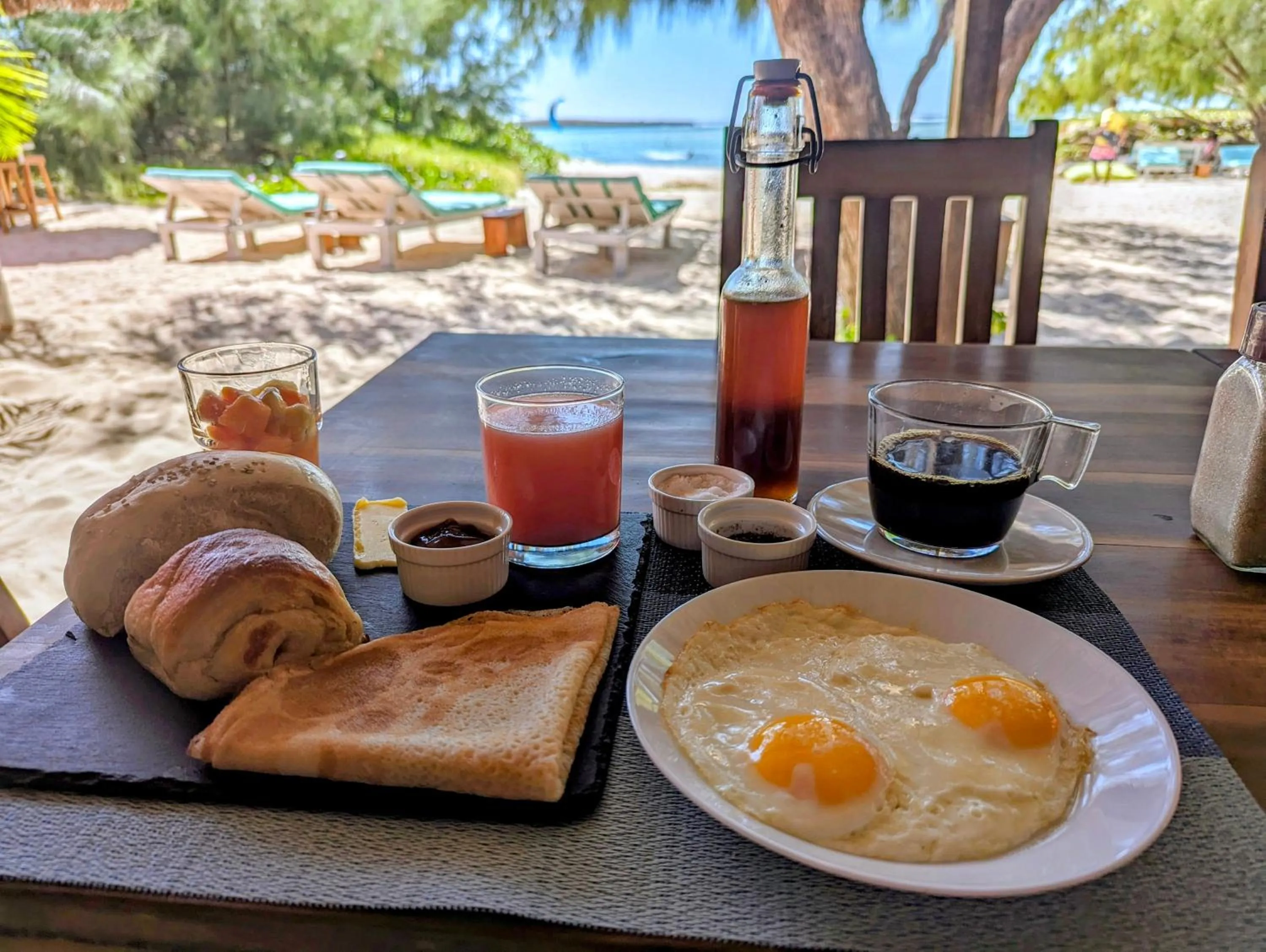 Breakfast in Ocean Lodge Kite & Windsurf