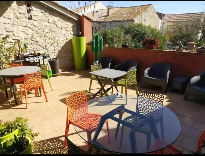 VILLA ARTEMIA Maison vigneronne - chambre d hôtes-B&B-piscine et spa