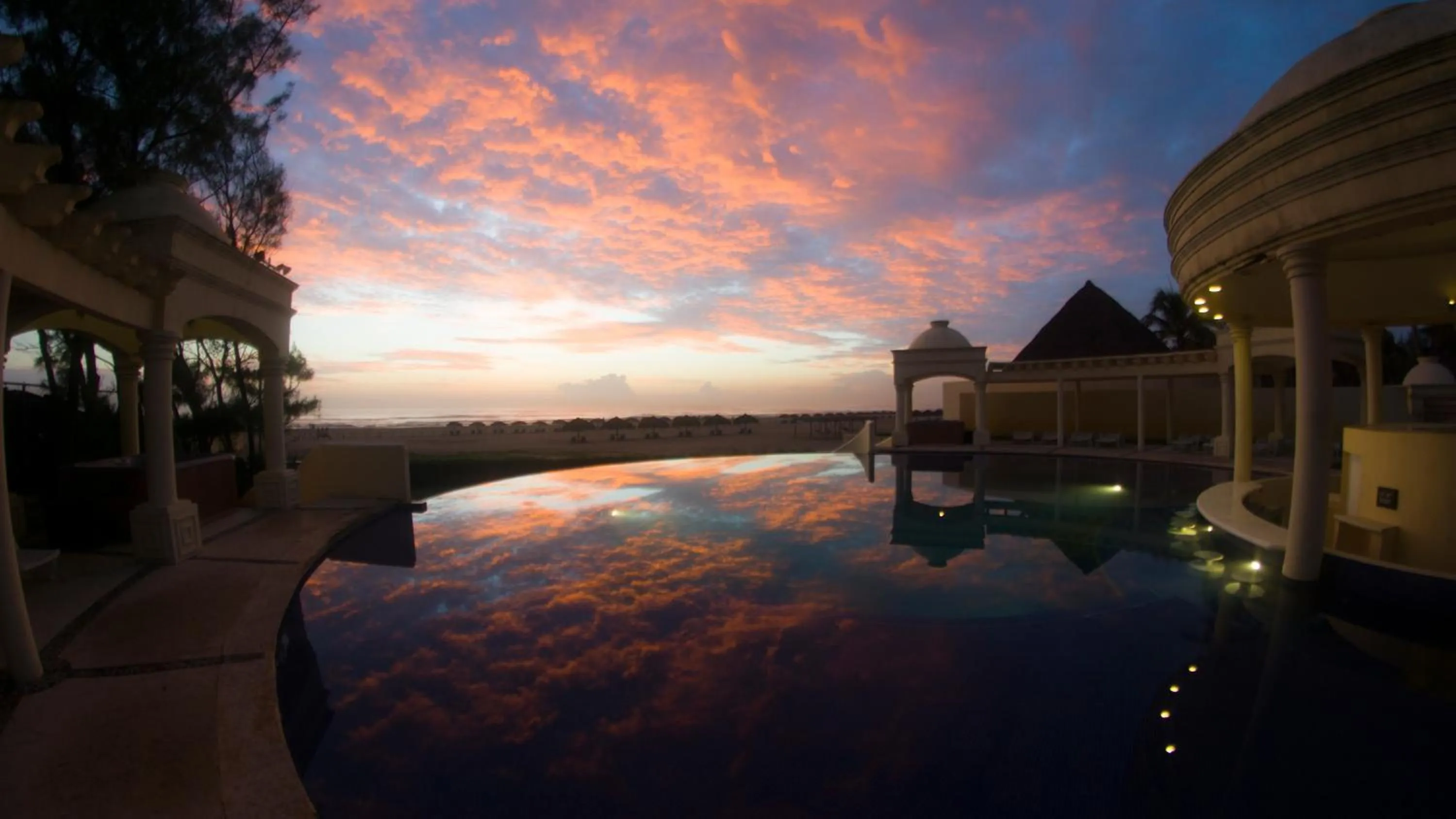 Swimming pool in Club Maeva Miramar Tampico