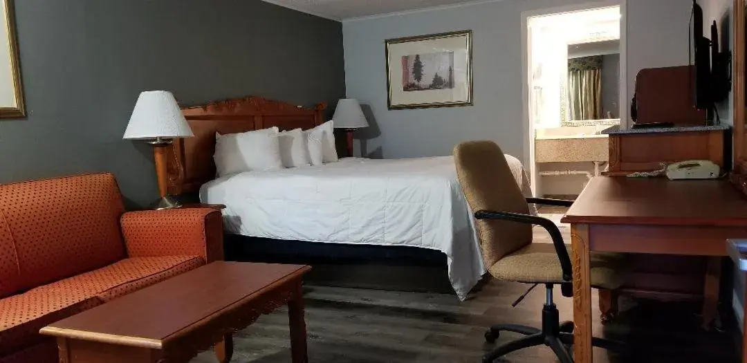 King Studio - Non-Smoking in Knights Inn Detroit Area Sterling Heights King Studio - Non-Smoking in Knights Inn Detroit Area Sterling Heights