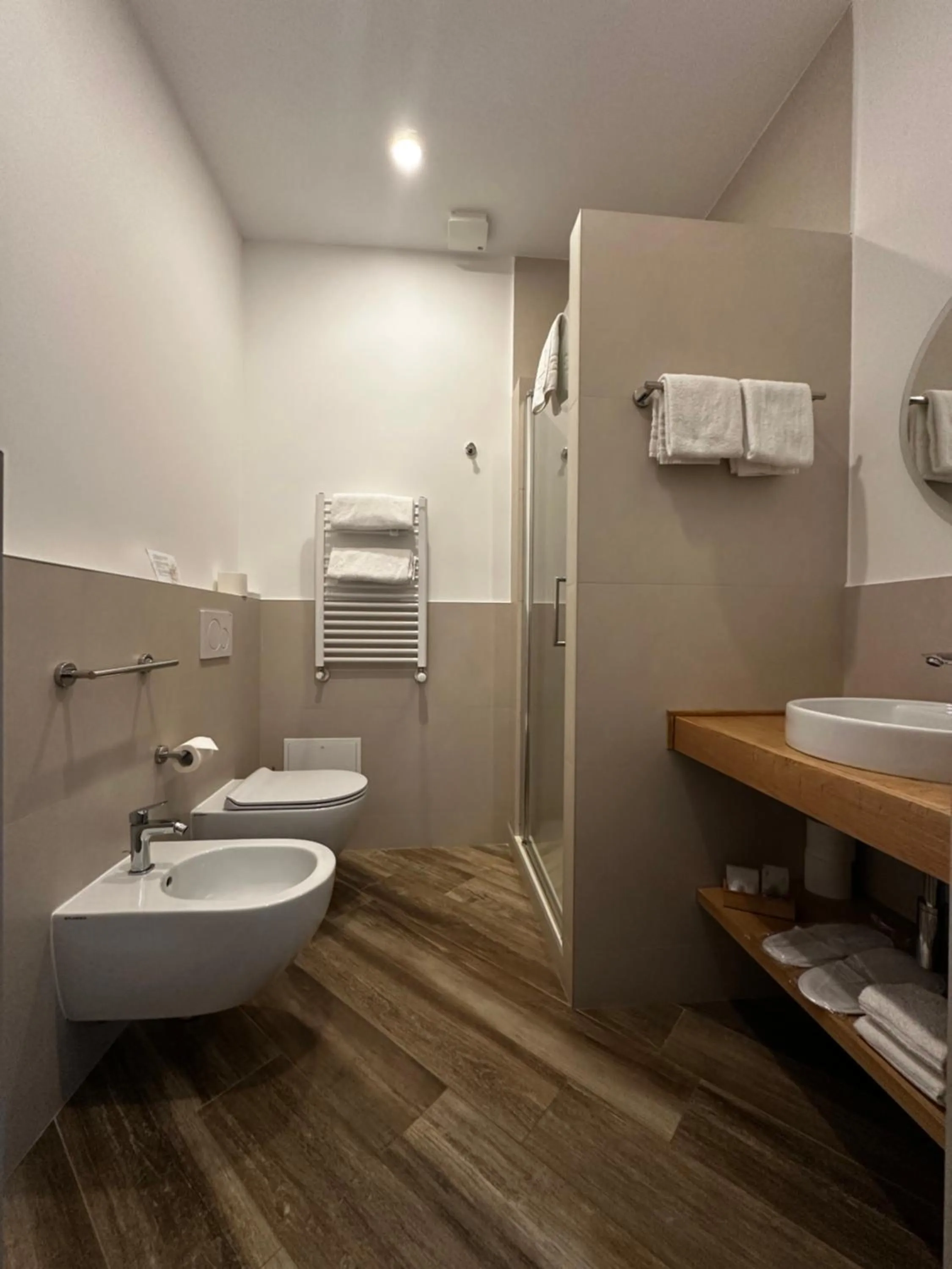 Toilet in All Comfort Astoria Palace