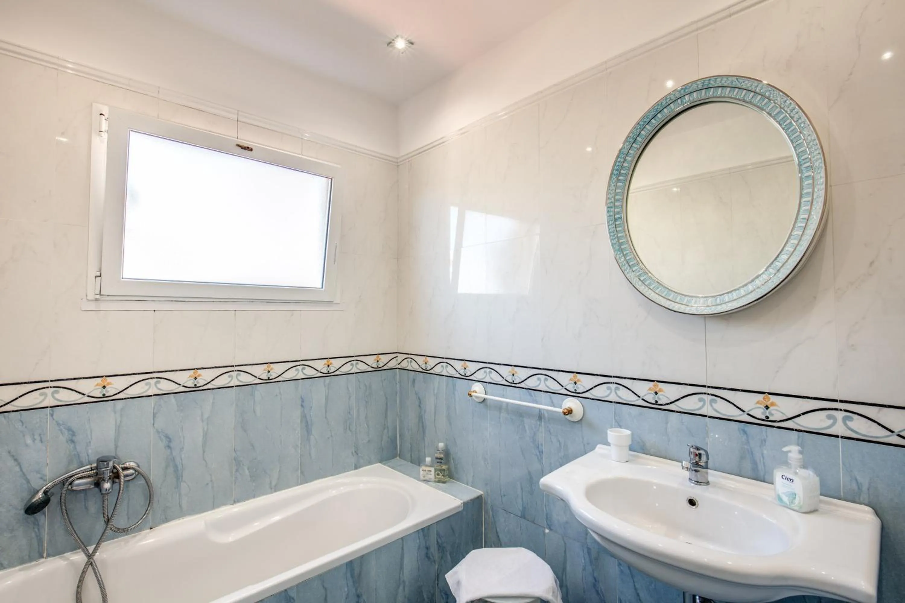 Bathroom in All Comfort Astoria Palace