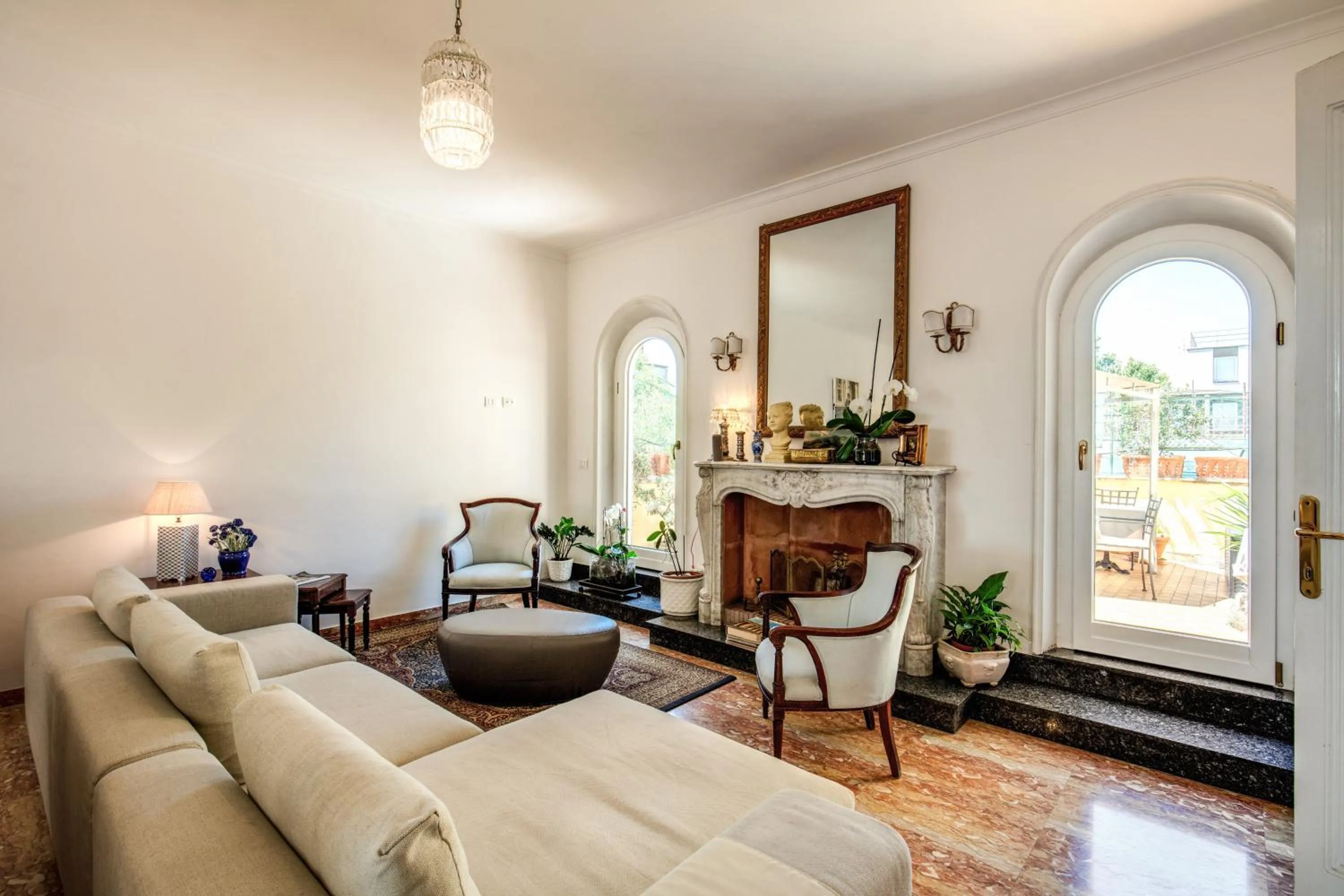 Entertainment in All Comfort Astoria Palace