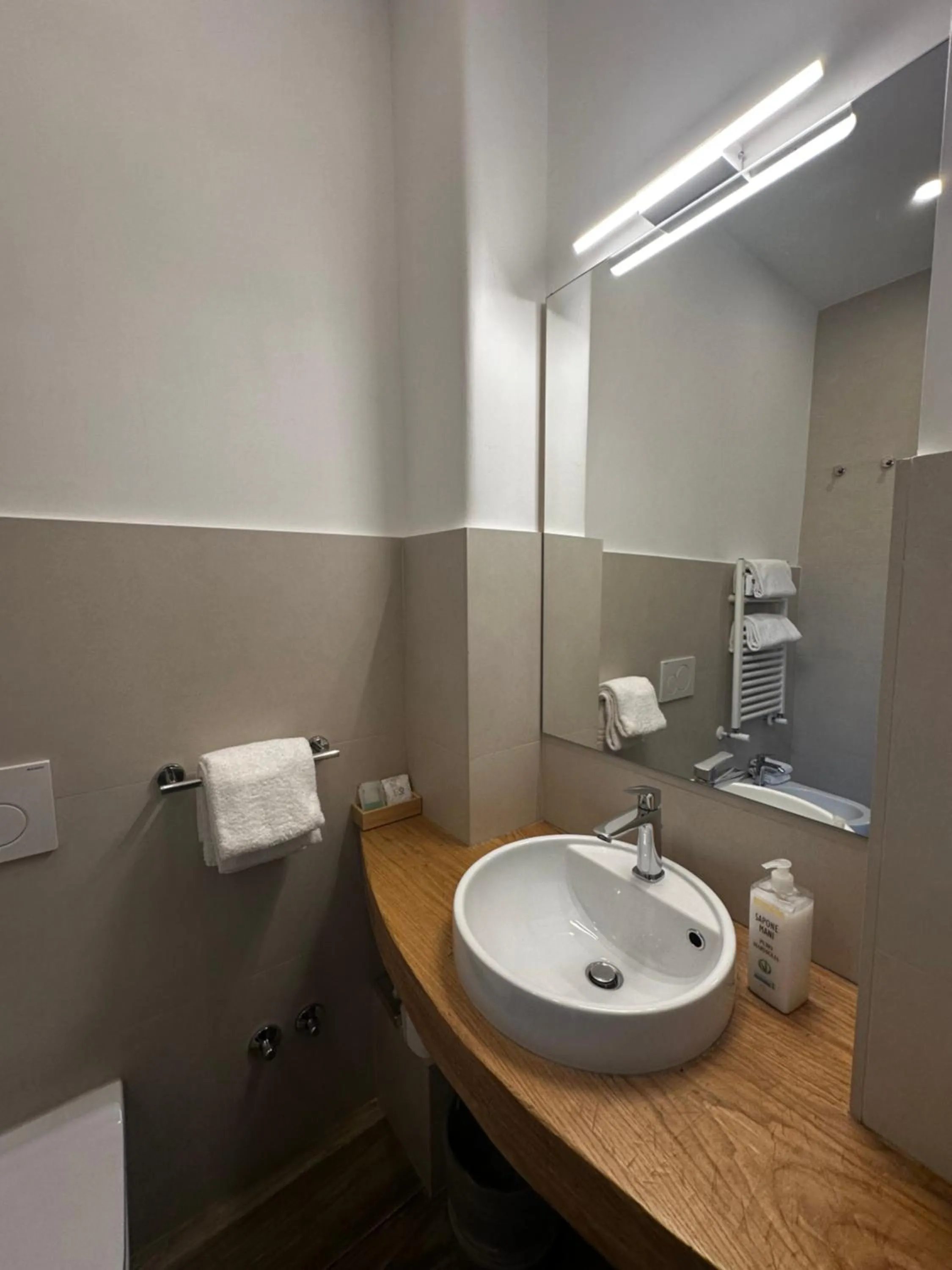 Bathroom in All Comfort Astoria Palace