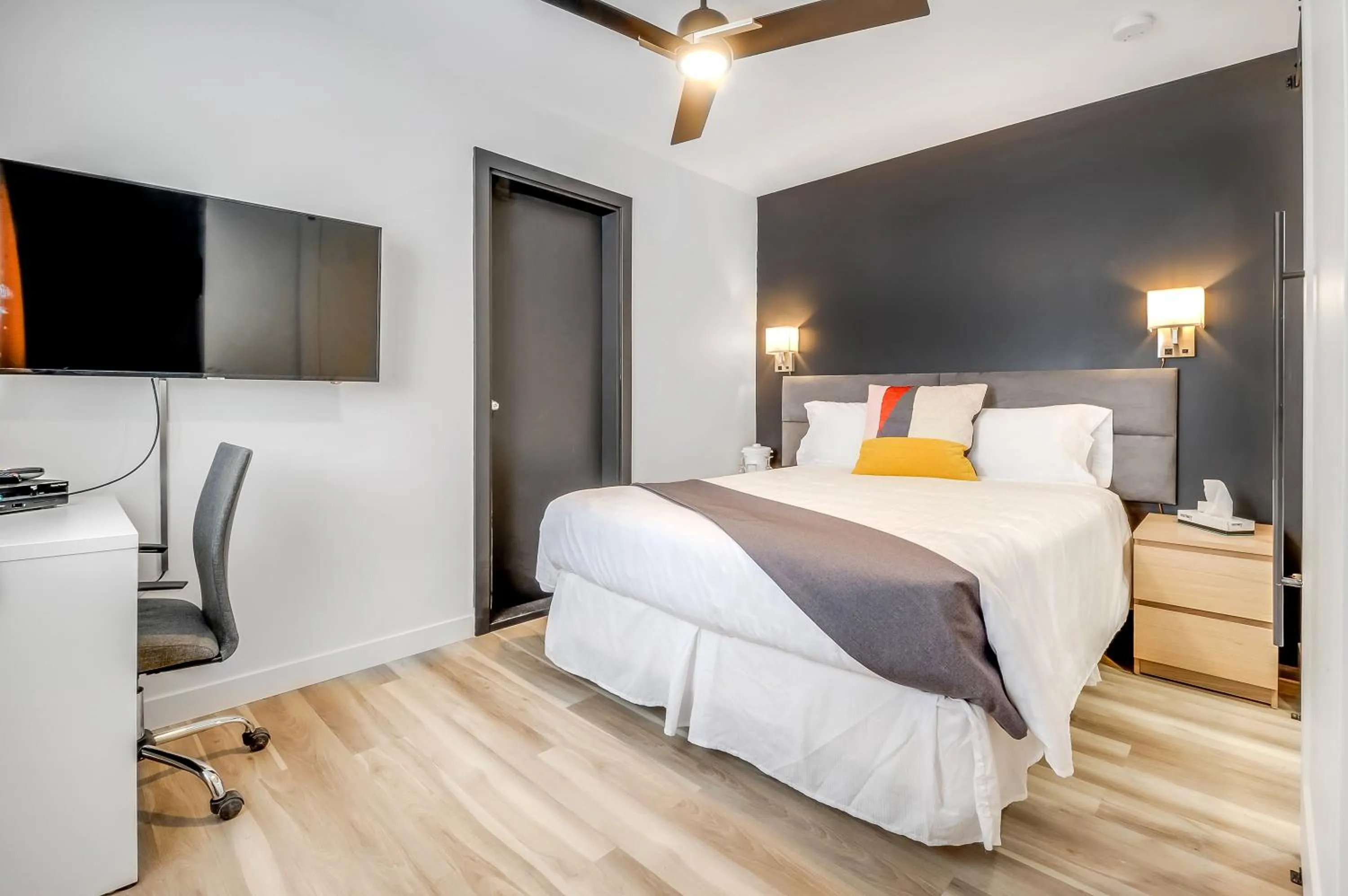 Photo of the whole room in Motel Lévis