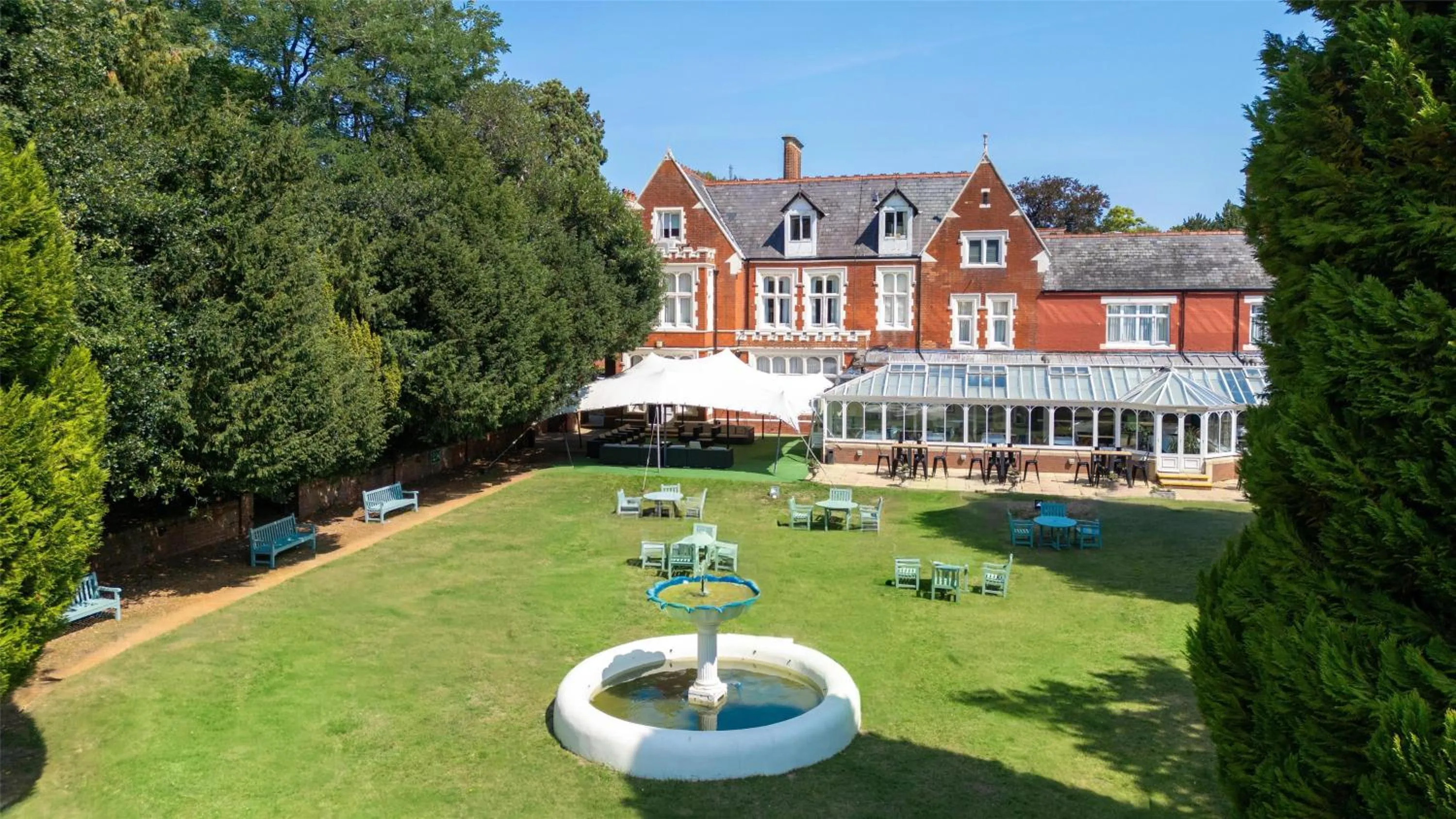 Property building in DoubleTree by Hilton St. Anne's Manor