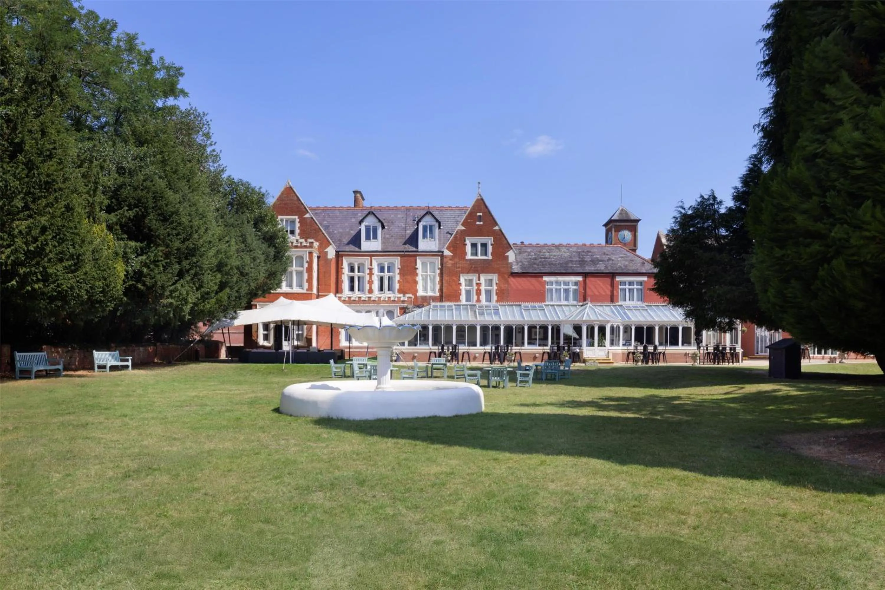 Property building in DoubleTree by Hilton St. Anne's Manor