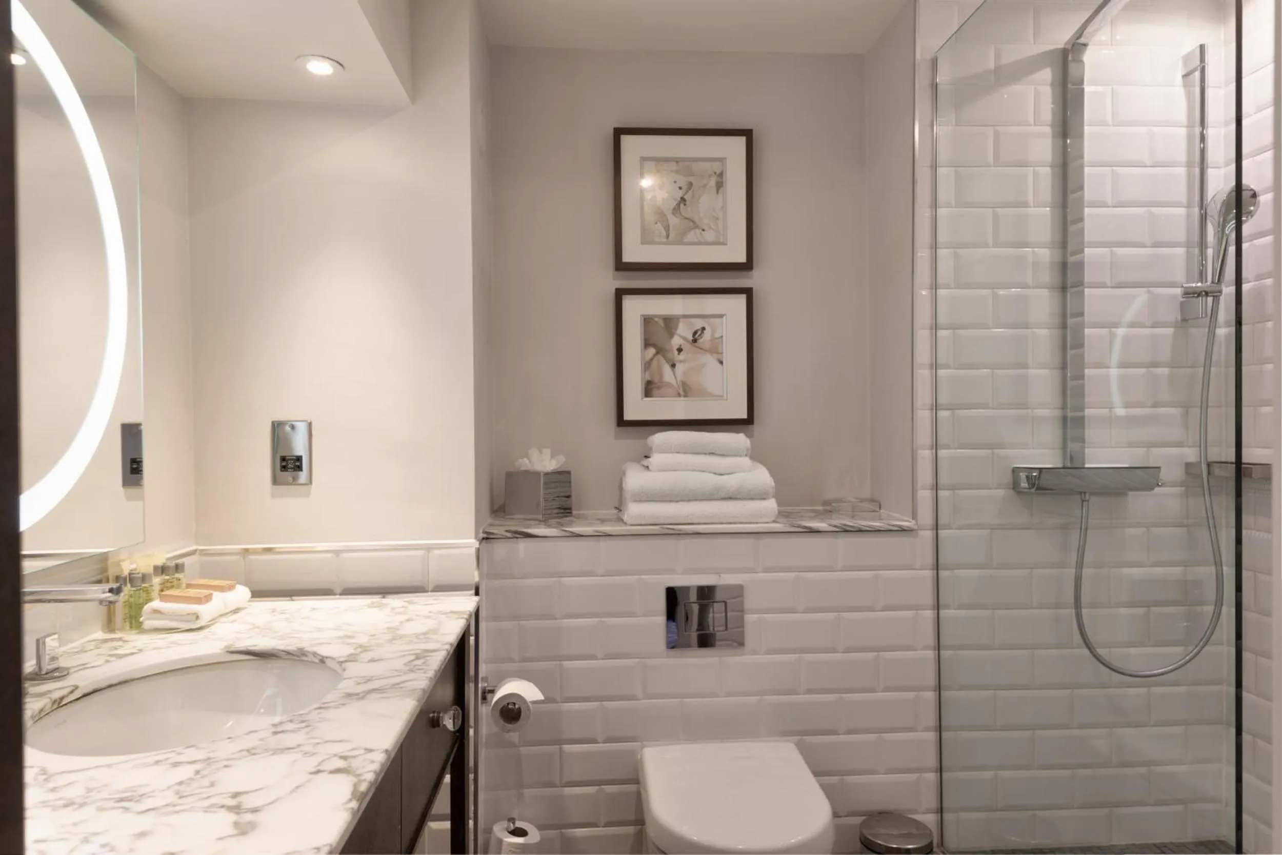 Bathroom in DoubleTree by Hilton St. Anne's Manor