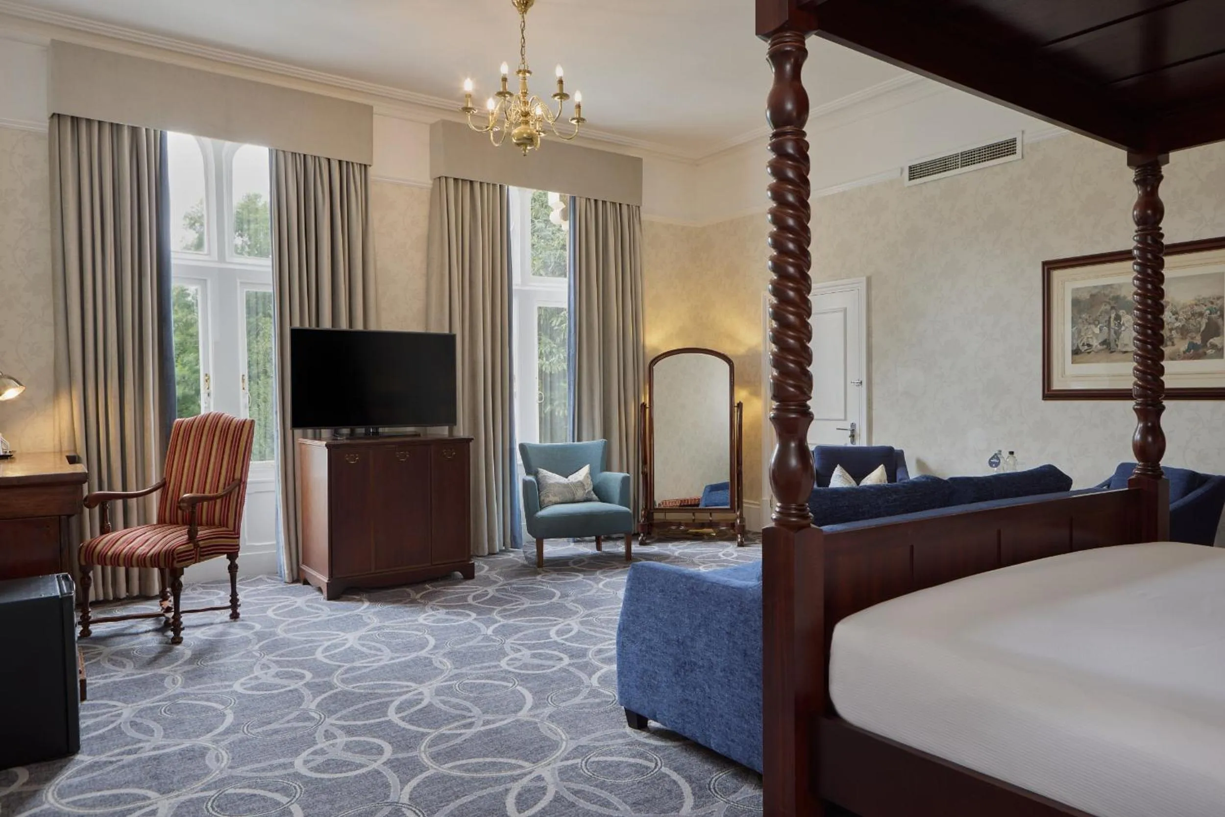 Bedroom, Bed in DoubleTree by Hilton St. Anne's Manor