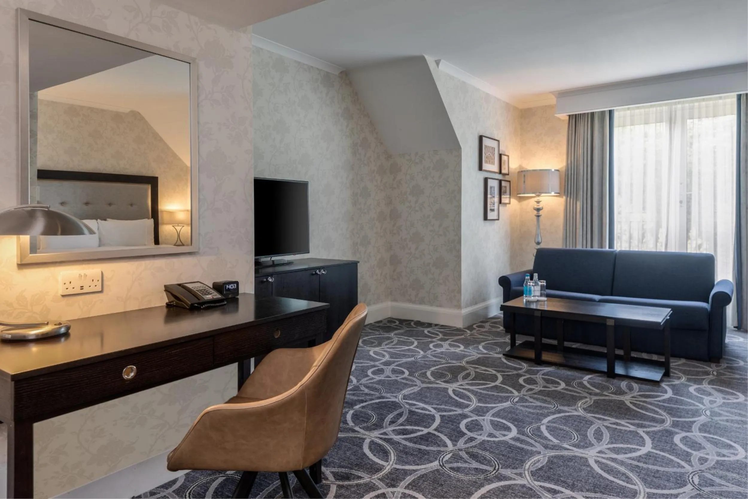 Living room in DoubleTree by Hilton St. Anne's Manor