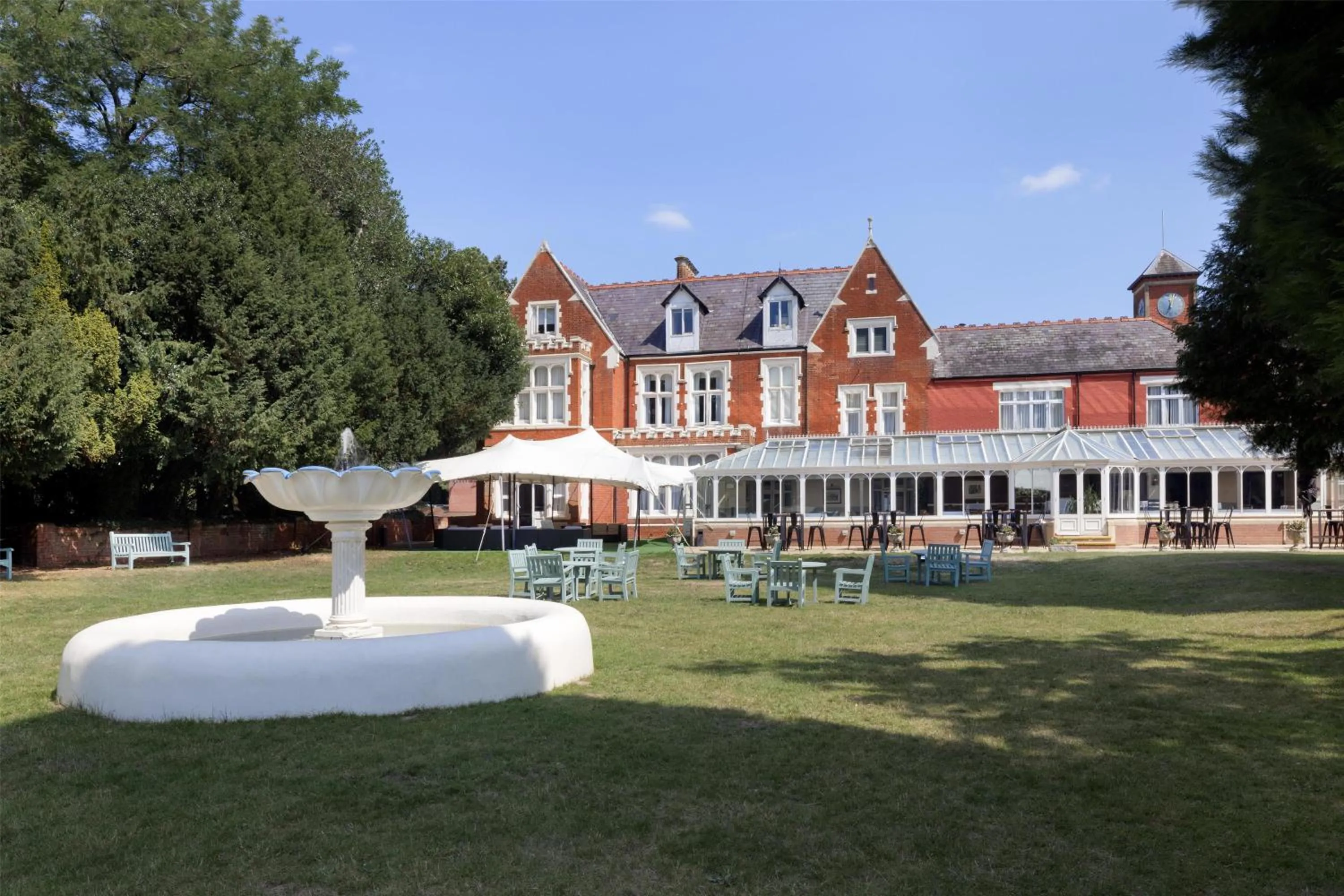 Property building in DoubleTree by Hilton St. Anne's Manor