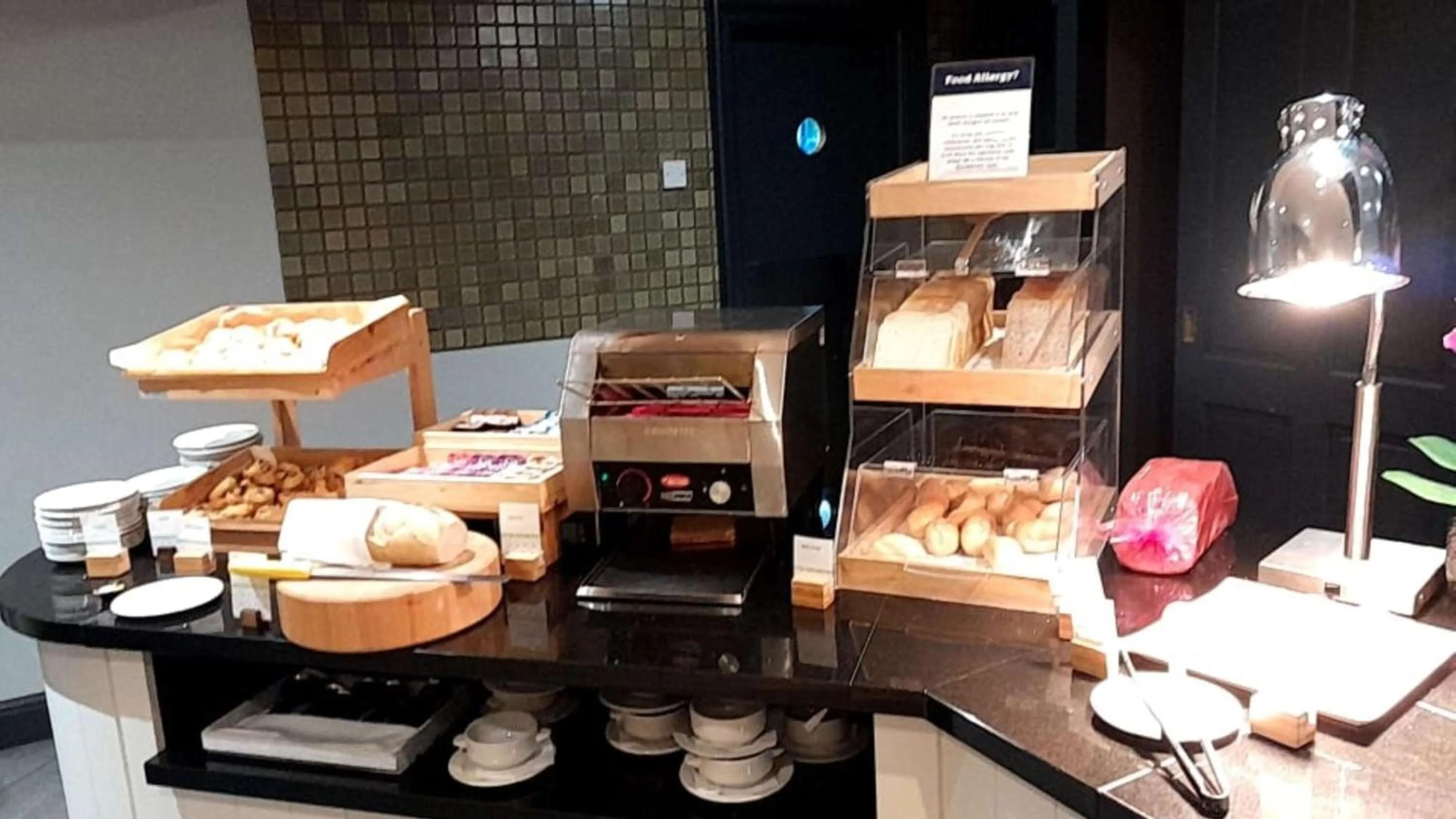 Breakfast in Orida Hotels Newbury