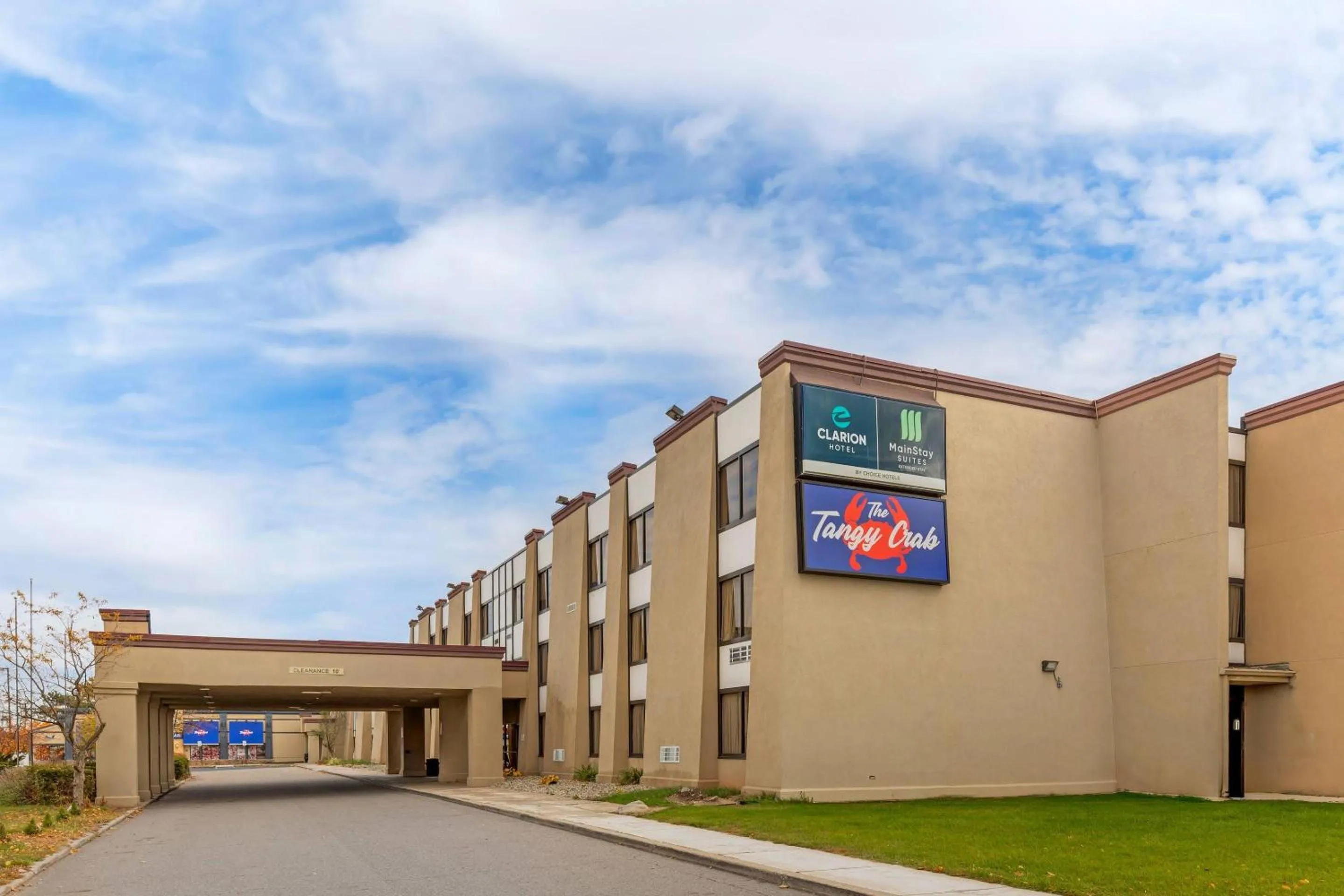 Property building in Clarion Hotel & Conference Center Lansing West