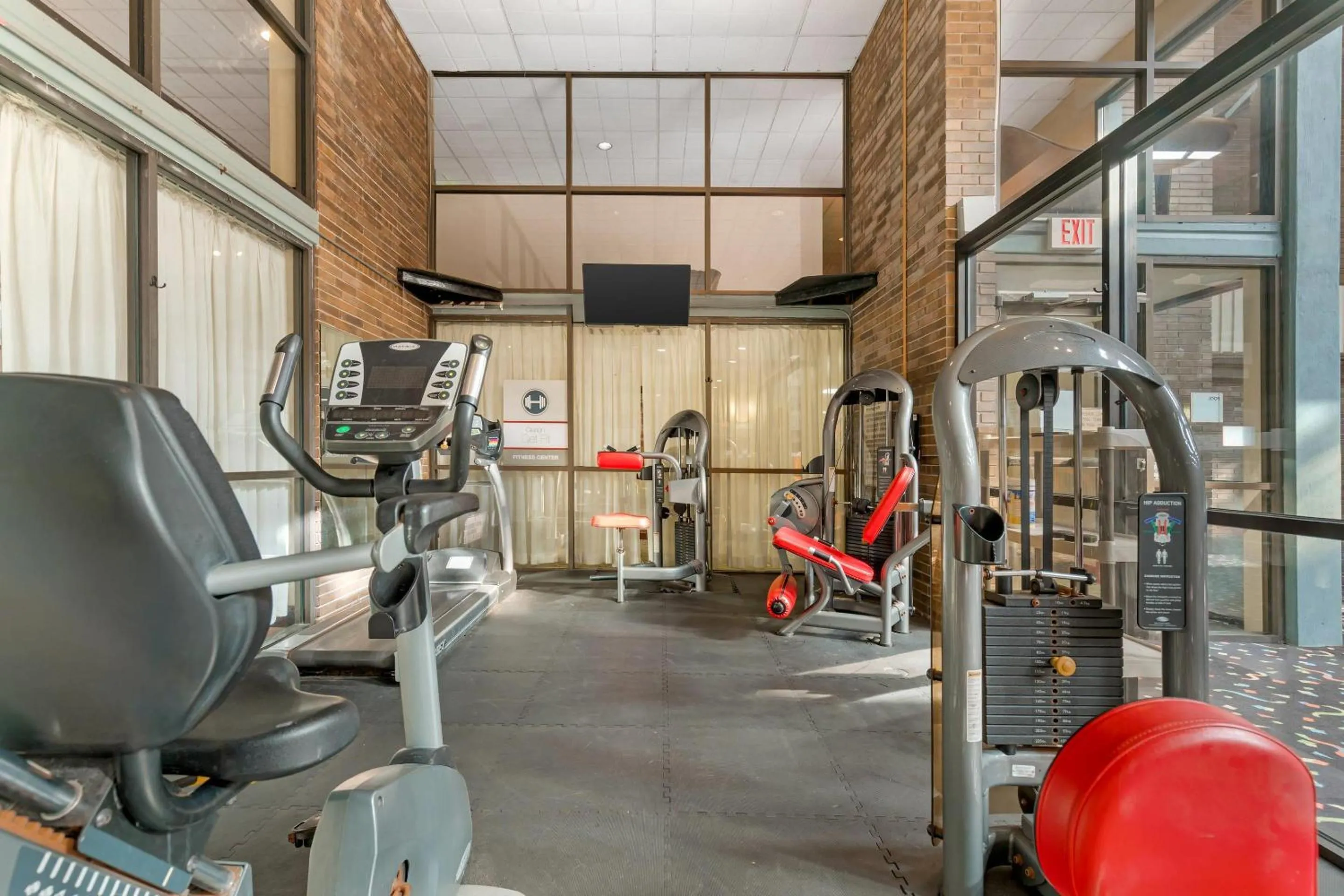 Fitness centre/facilities in Clarion Hotel & Conference Center Lansing West