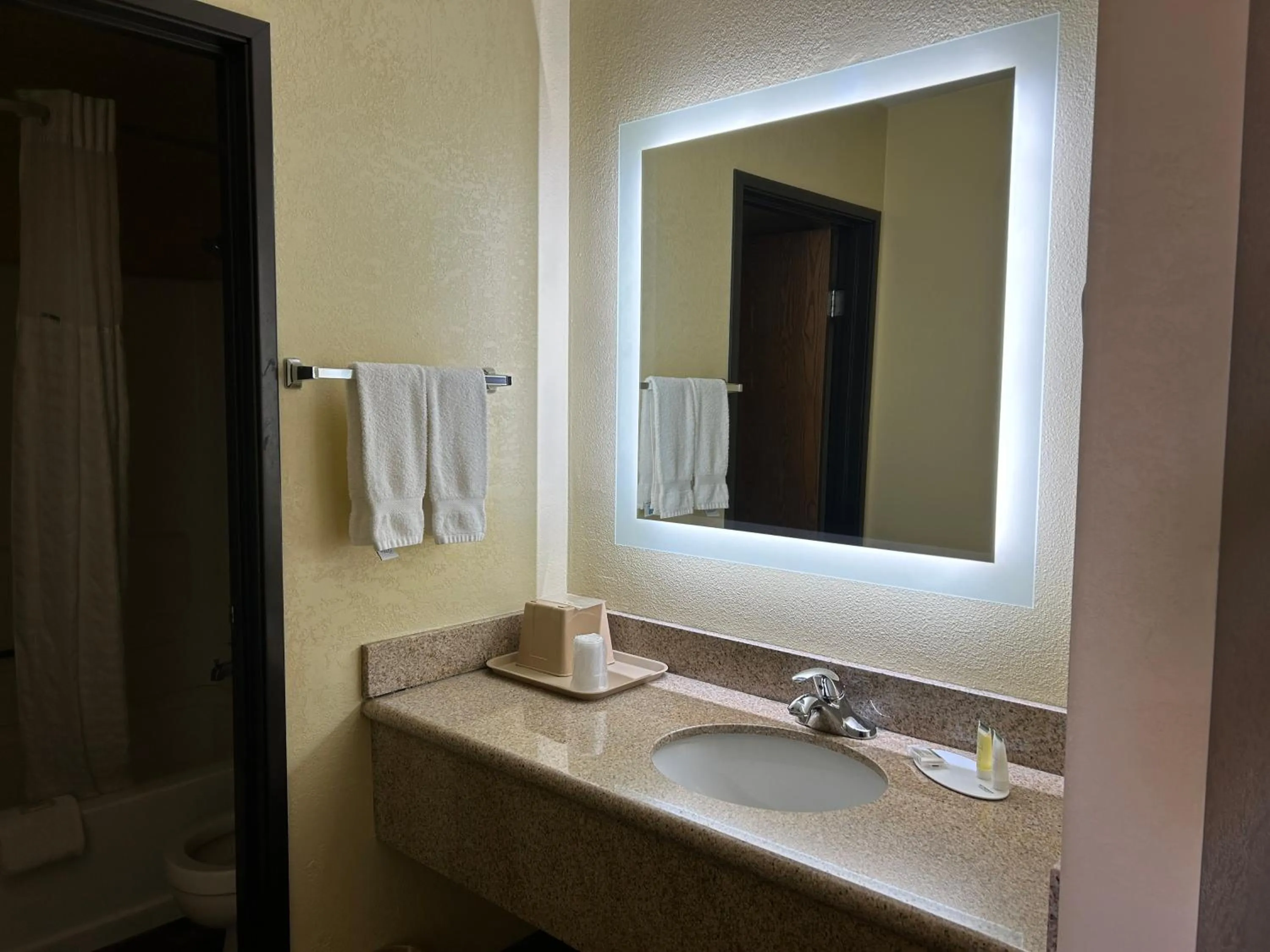 Bathroom in Days Inn by Wyndham Holbrook