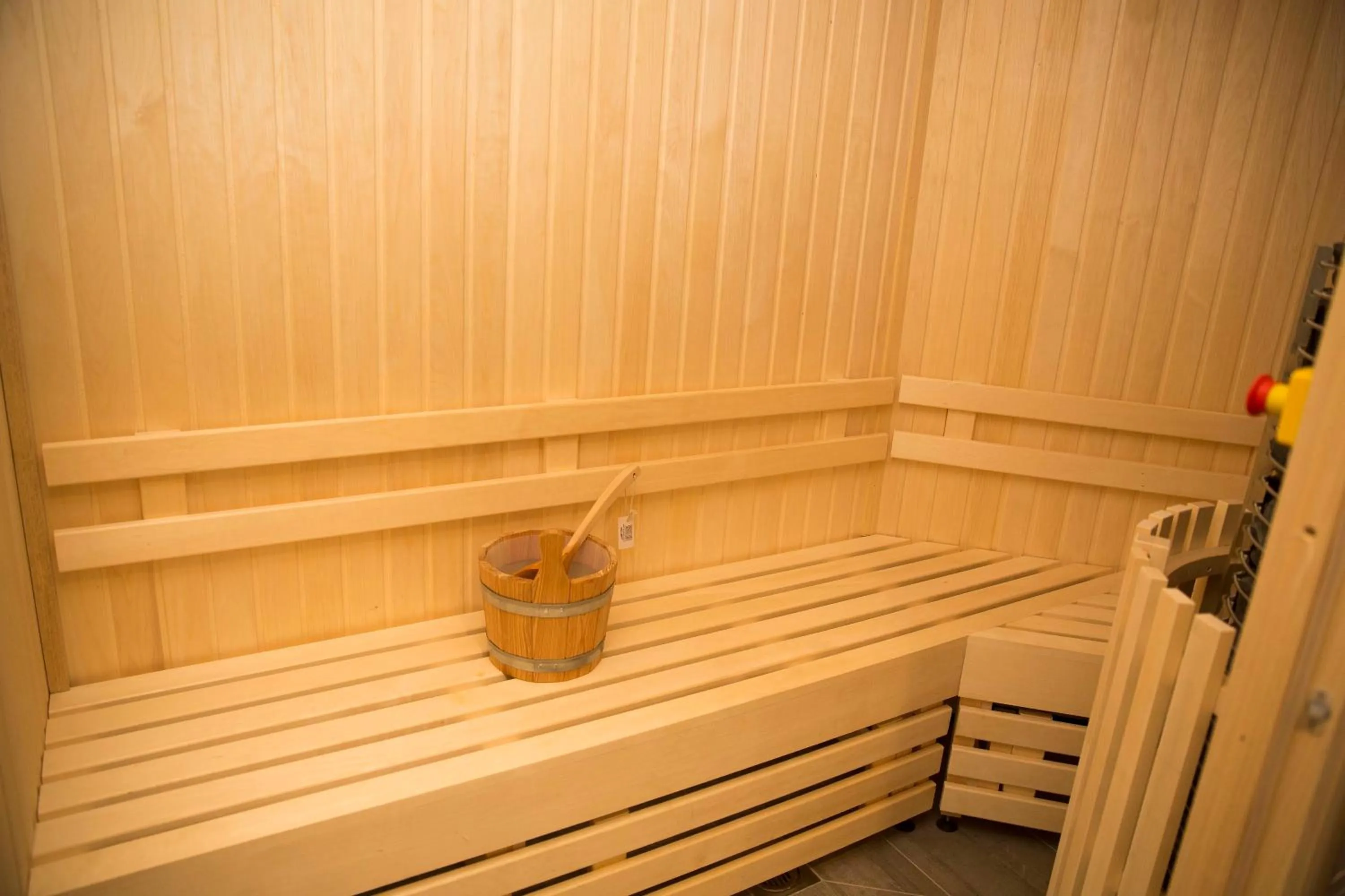 Area and facilities in Crowne Plaza Basingstoke by IHG