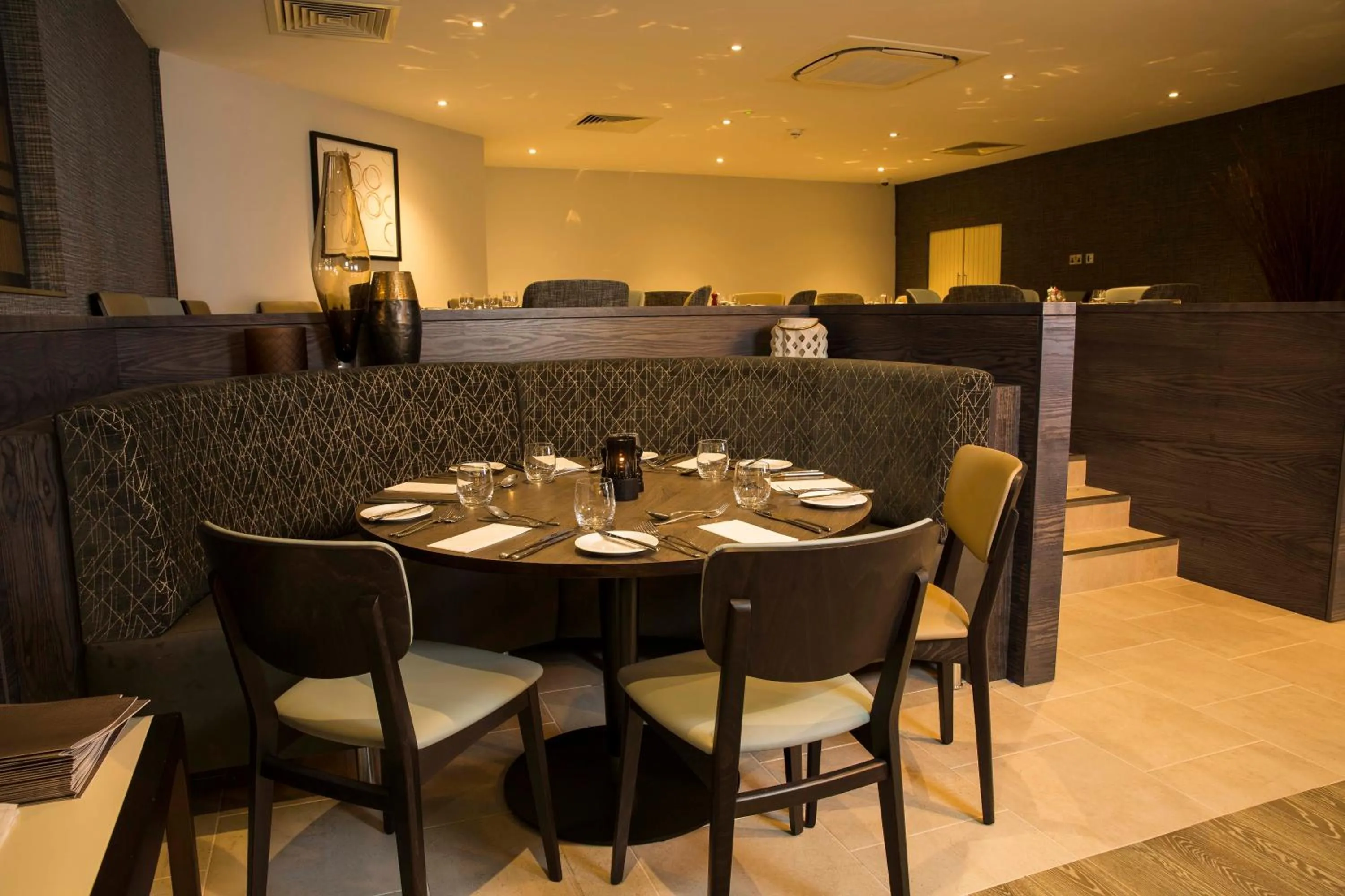 Restaurant/places to eat in Crowne Plaza Basingstoke by IHG