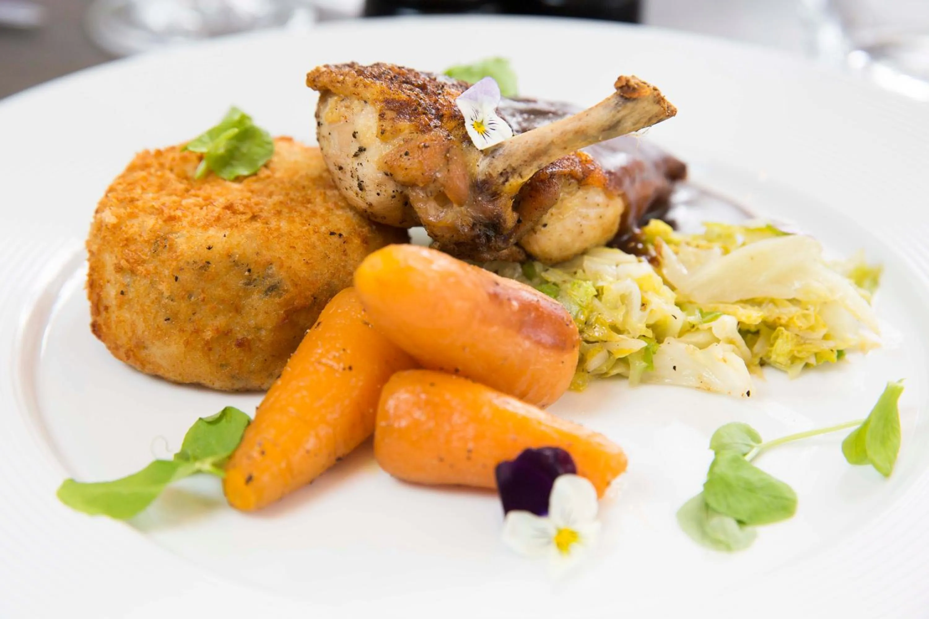 Restaurant/places to eat in Crowne Plaza Basingstoke by IHG