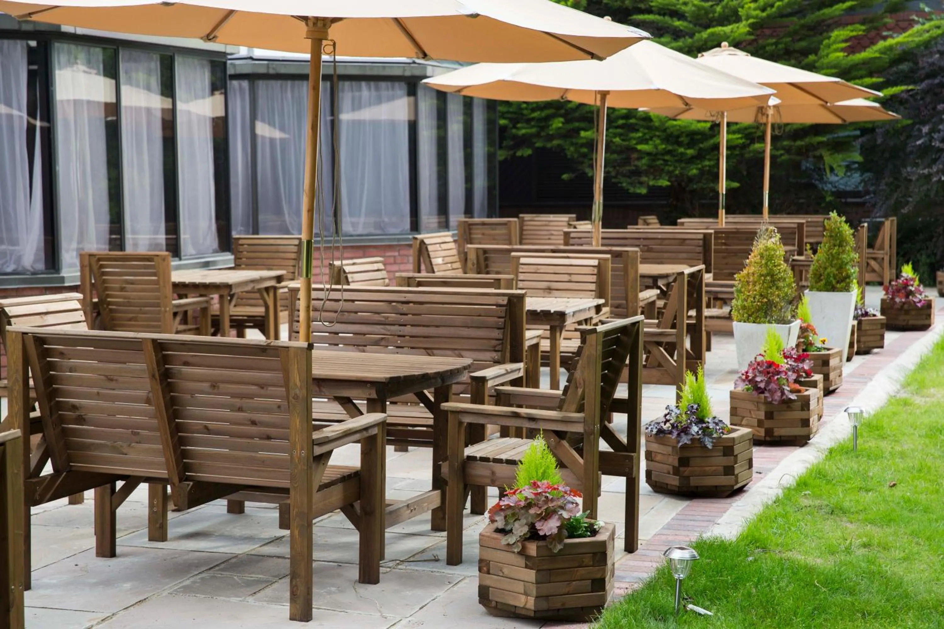 Property building in Crowne Plaza Basingstoke by IHG