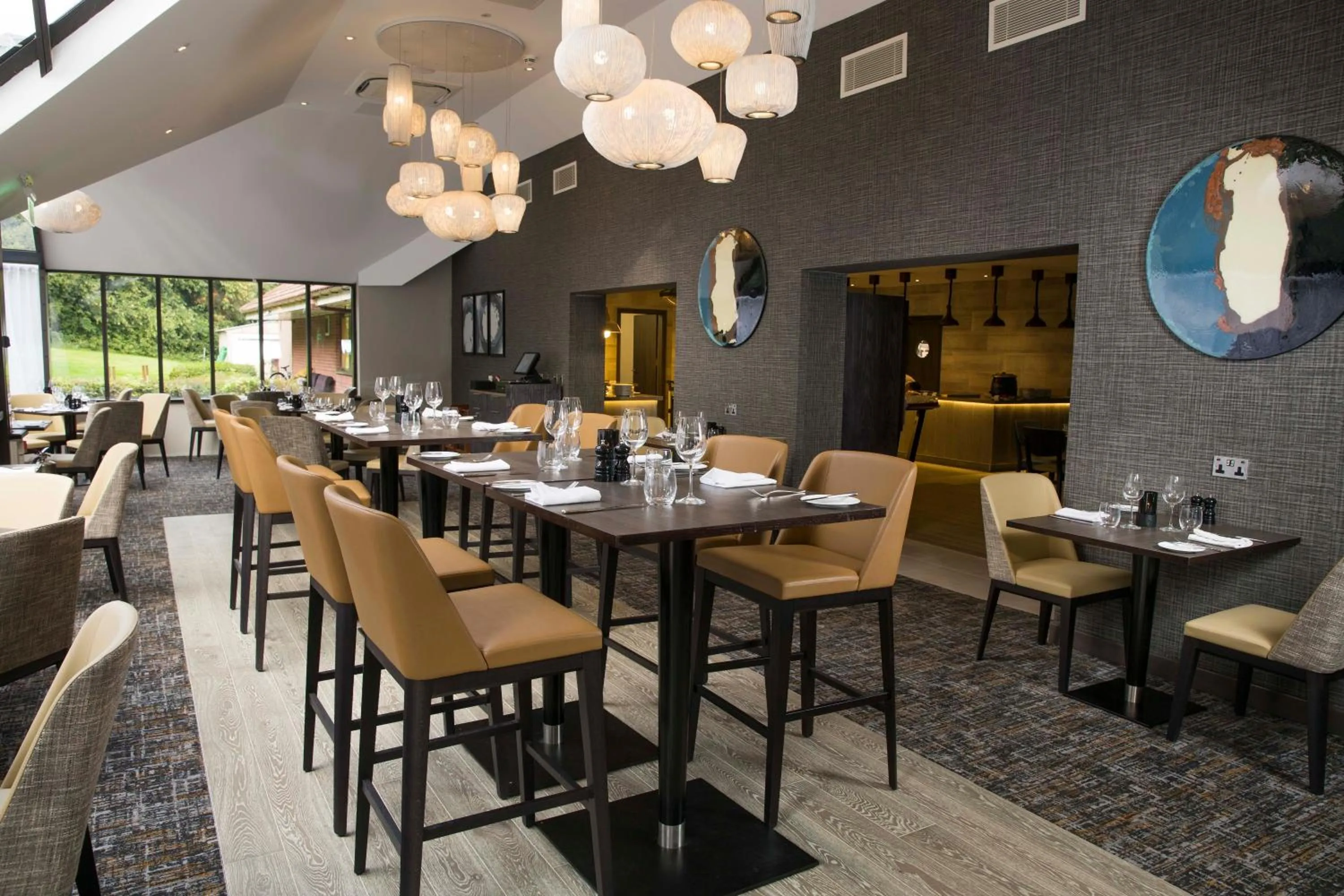 Restaurant/places to eat in Crowne Plaza Basingstoke by IHG