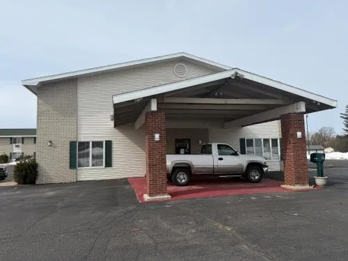 Hotel Iron Mountain Inn & Suites