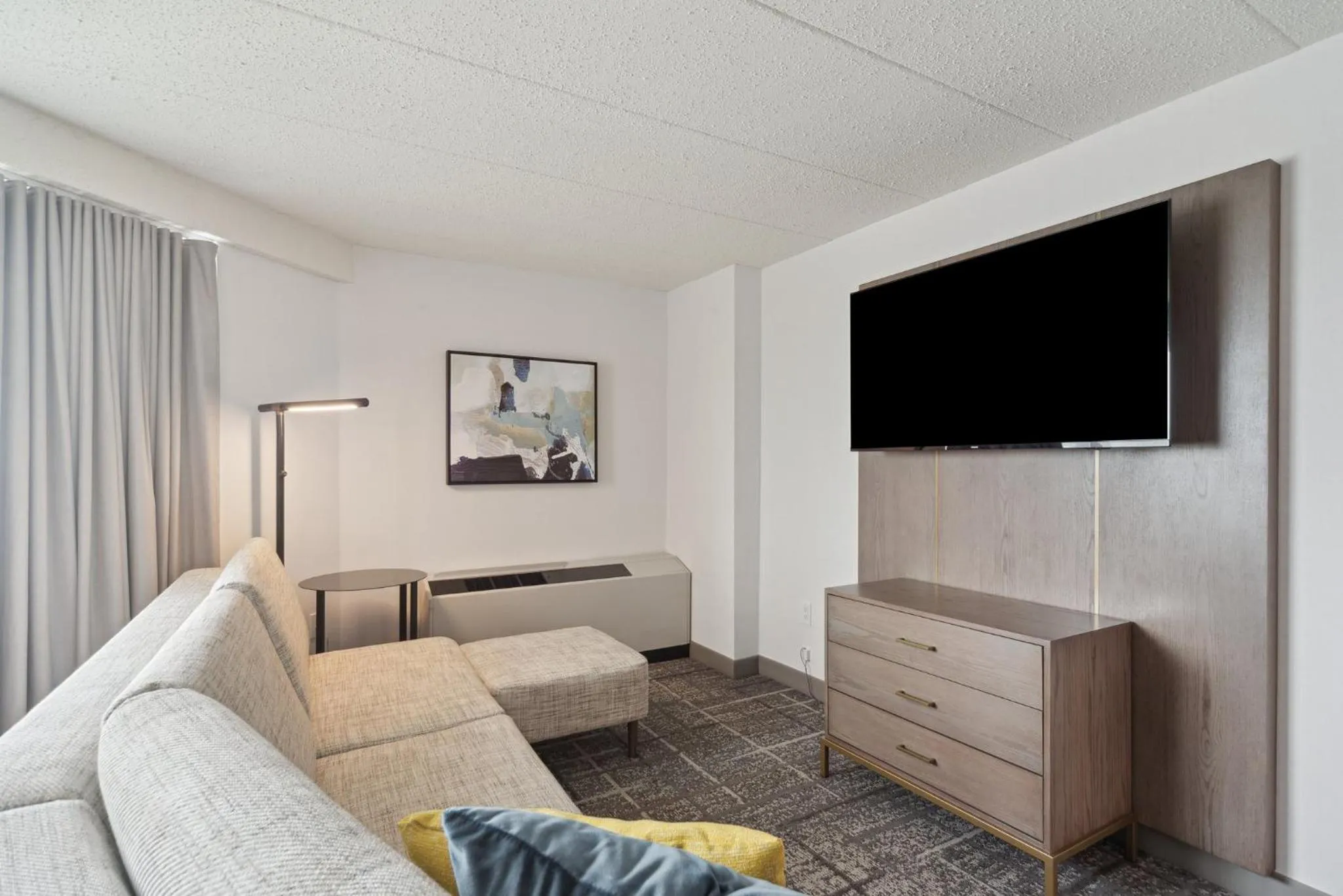 Photo of the whole room in Crowne Plaza Lansing by IHG