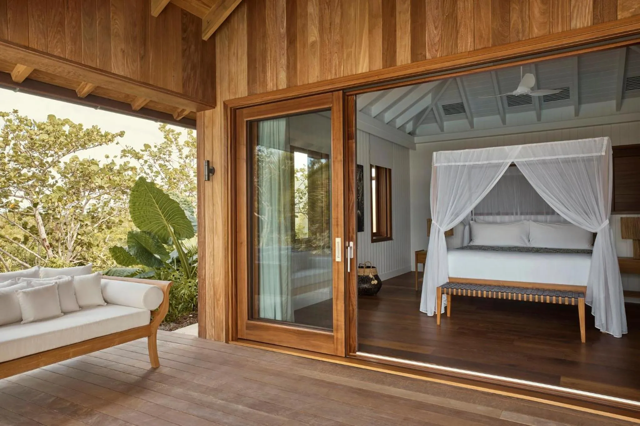 Photo of the whole room, Bed in COMO Parrot Cay