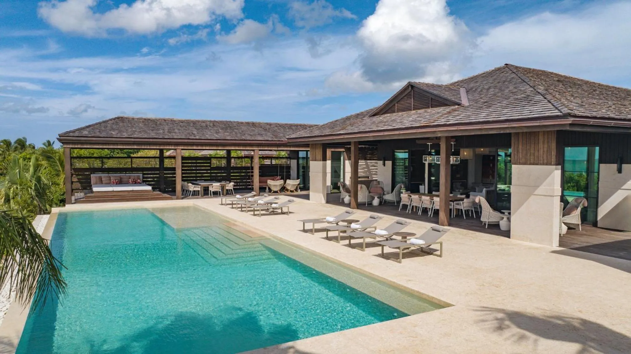 Swimming pool in COMO Parrot Cay