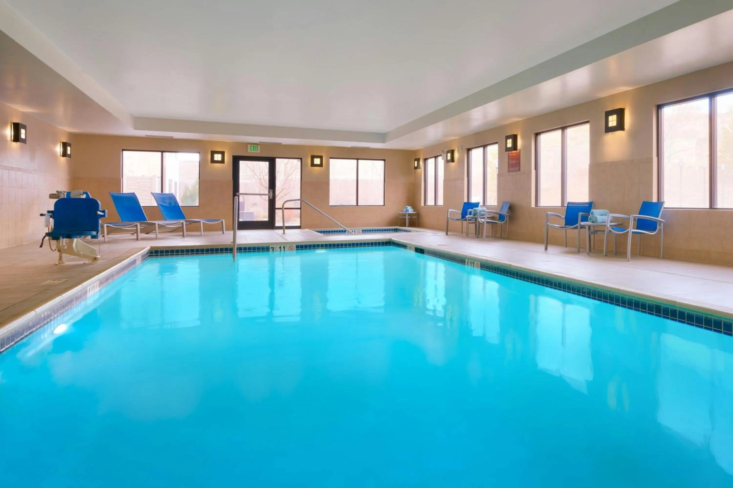 Swimming pool in TownePlace by Marriott Suites Elko