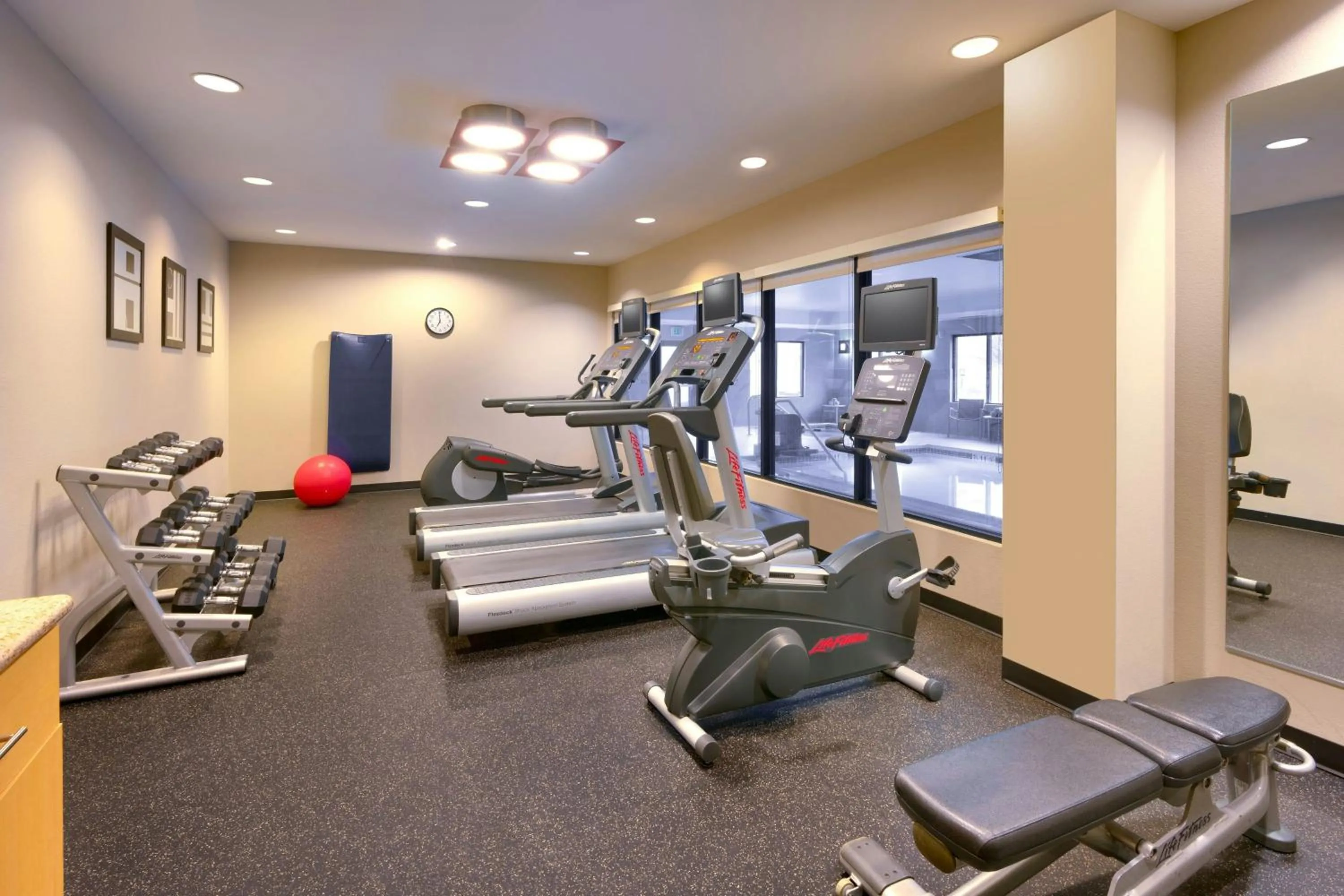 Fitness centre/facilities in TownePlace by Marriott Suites Elko
