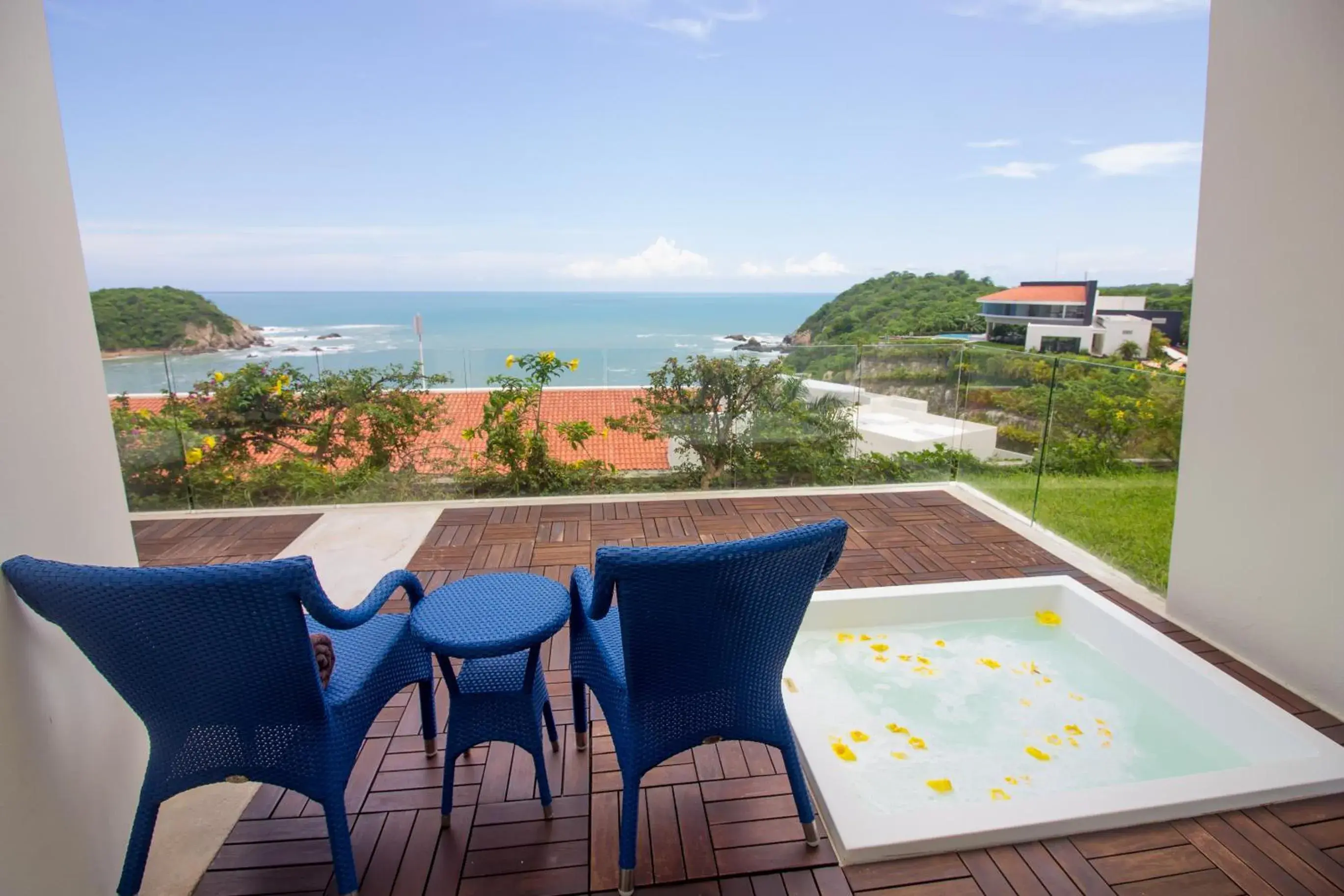 Junior Suite with Hot Tub - single occupancy in Secrets Huatulco Resort & Spa Junior Suite with Hot Tub - single occupancy in Secrets Huatulco Resort & Spa