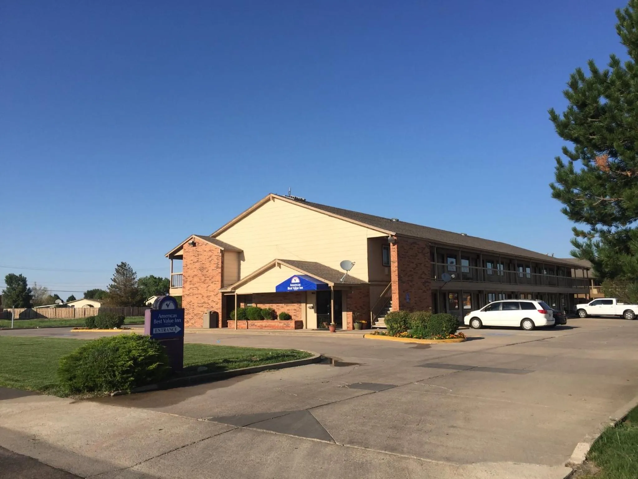 Facade/Entrance in Americas Best Value Inn - Garden City