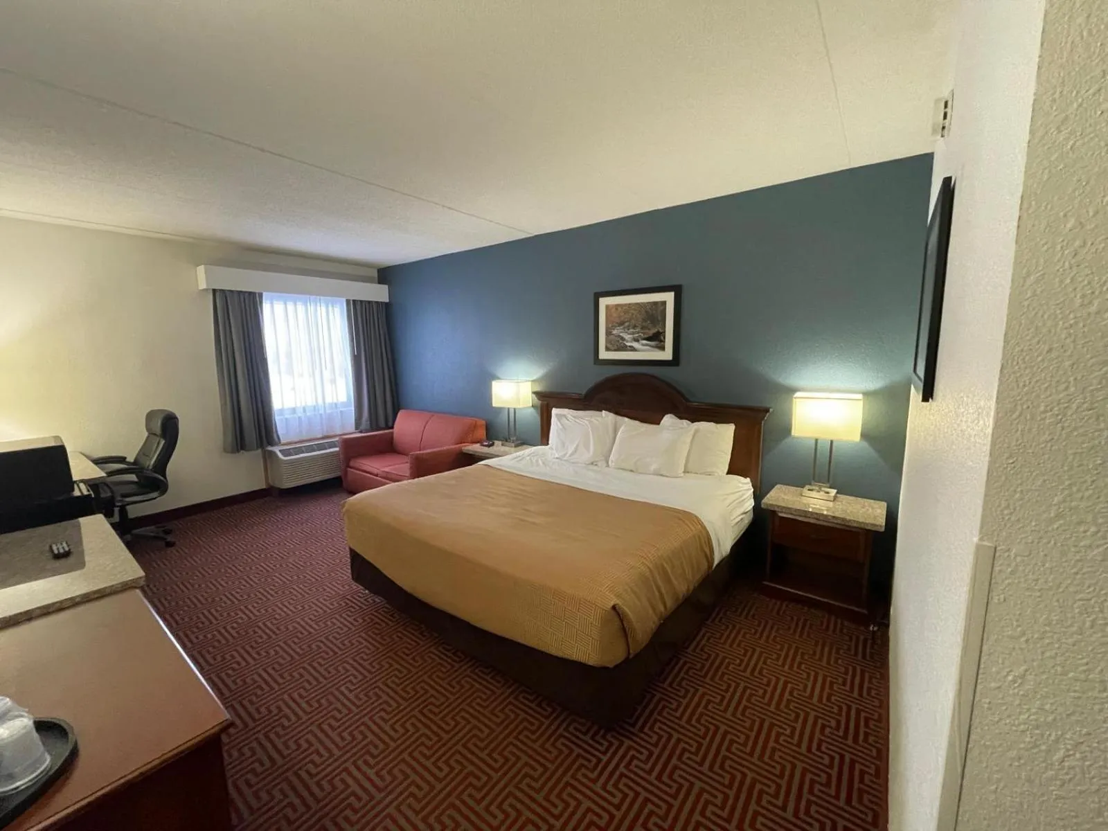 Bedroom, Bed in Clarion Inn I-94 near Expo Center