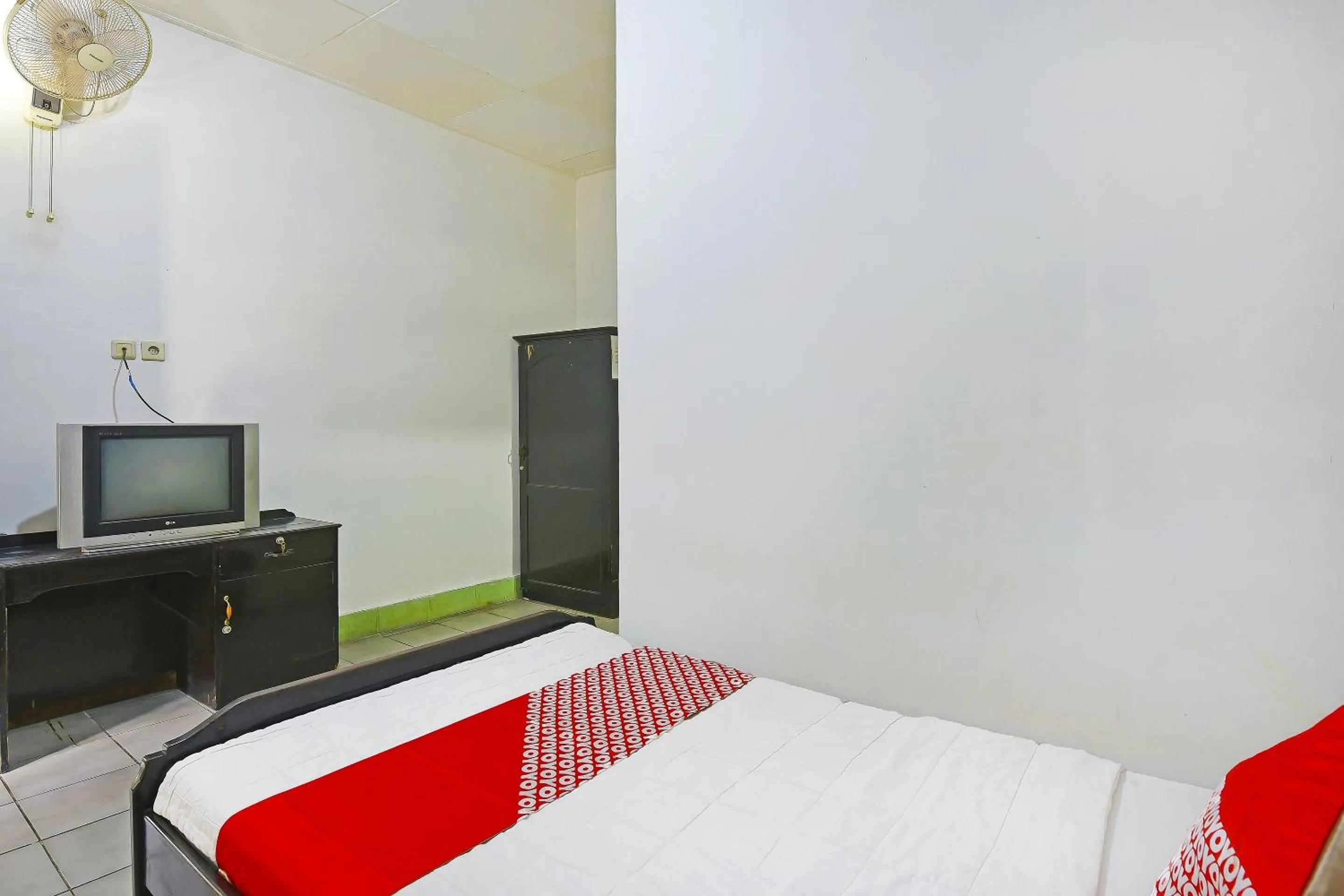 Bedroom in OYO 3244 Grand Chandra Hotel