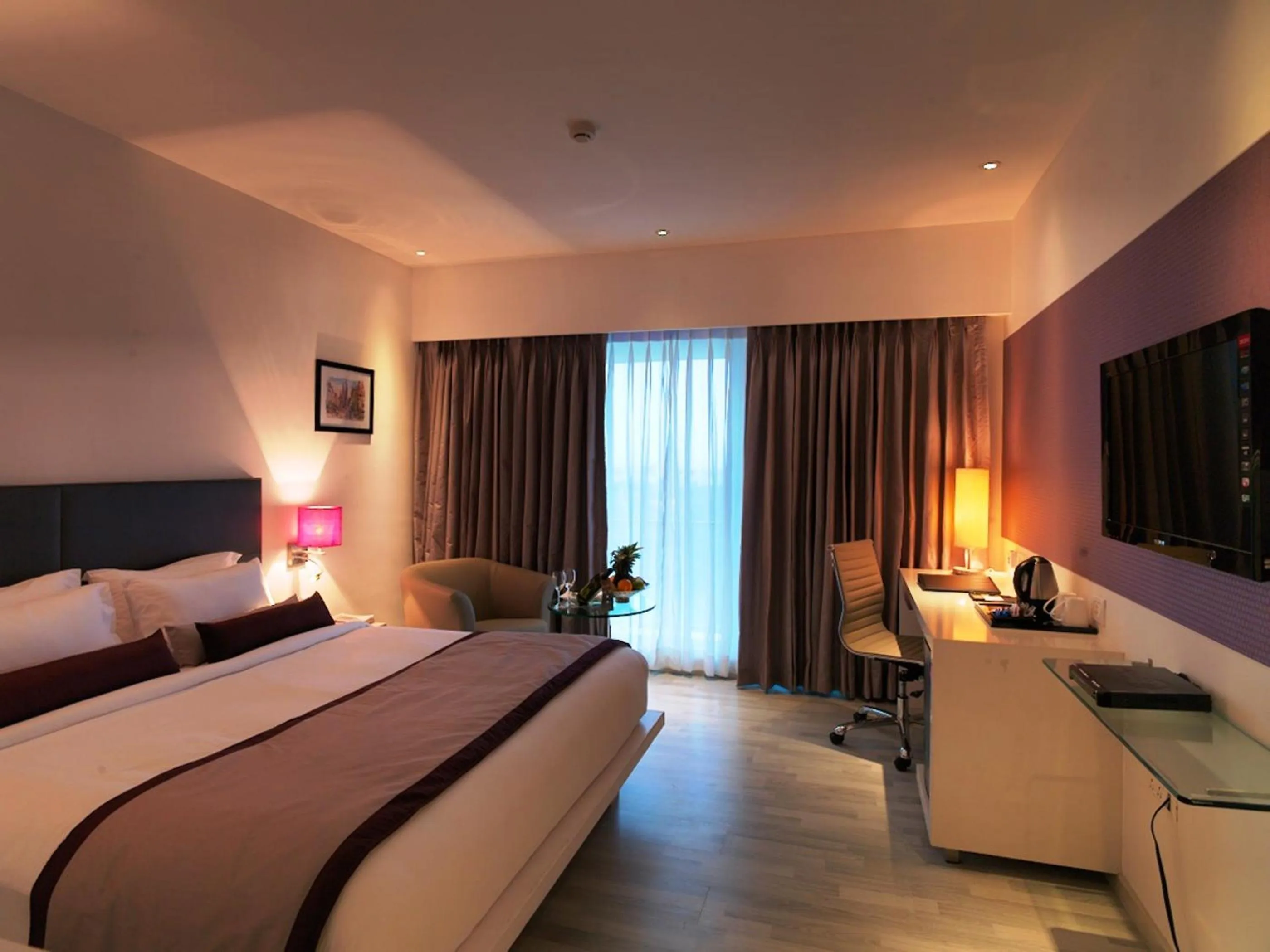 Photo of the whole room, Bed in Spree Shivai Hotel Pune